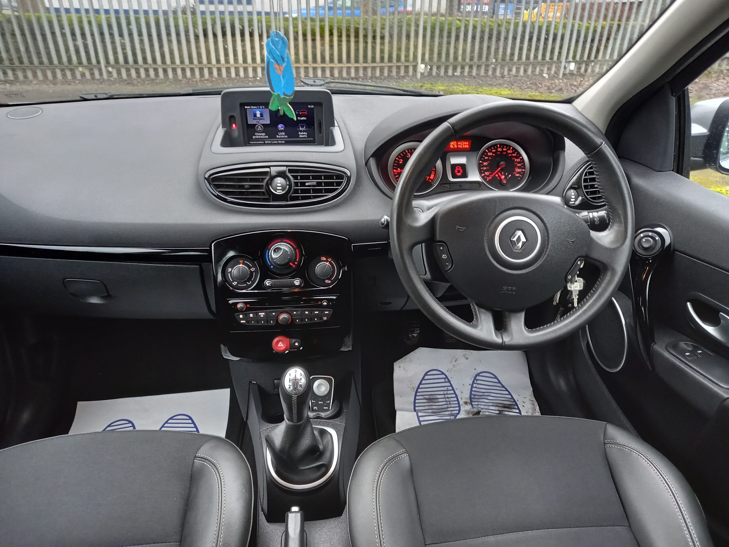 RENAULT CLIO 1.2 16V Dynamique TomTom 5dr 2012 60,000 Miles Service History 3 Months Warranty - Image 12