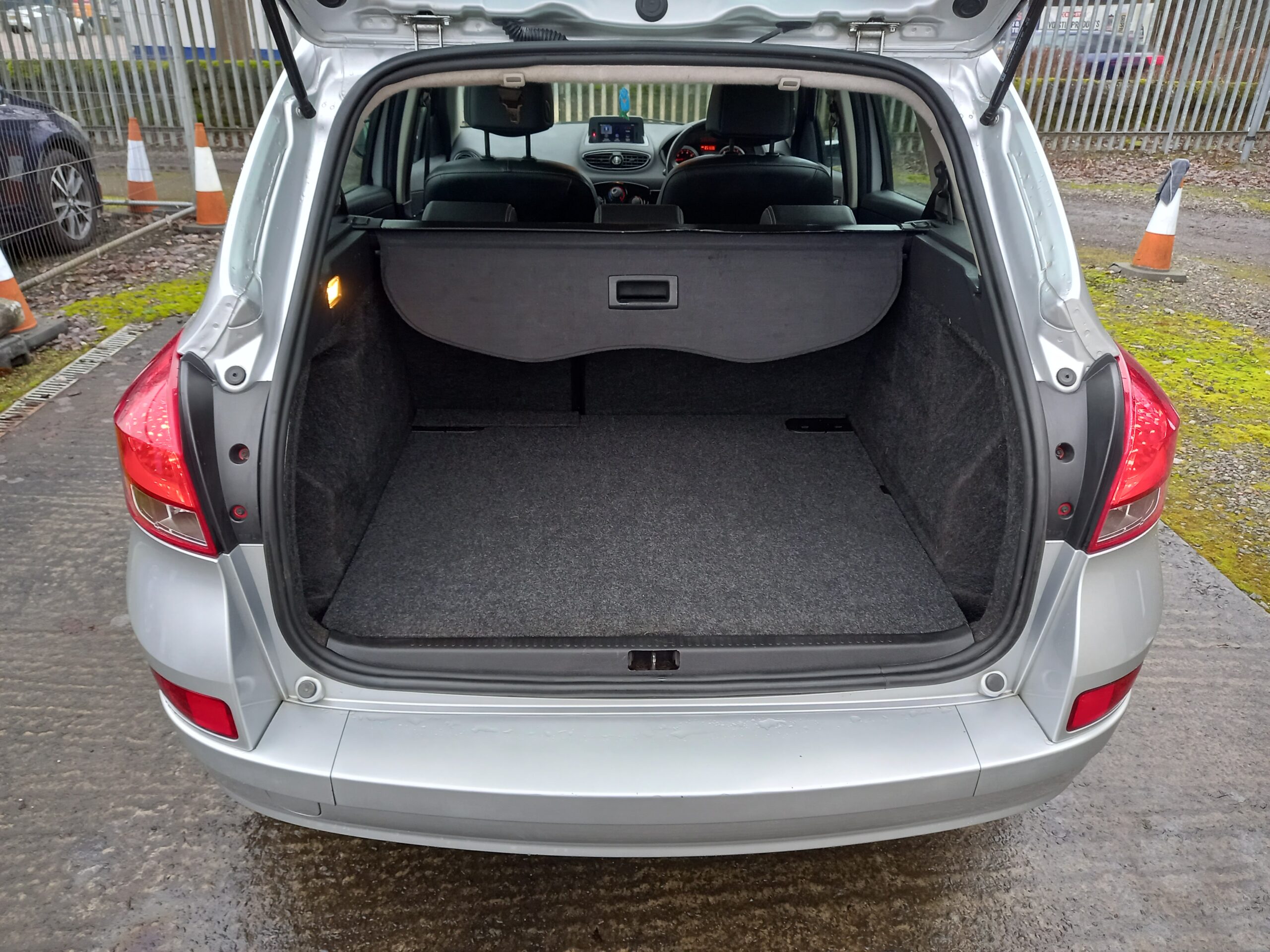 RENAULT CLIO 1.2 16V Dynamique TomTom 5dr 2012 60,000 Miles Service History 3 Months Warranty - Image 30