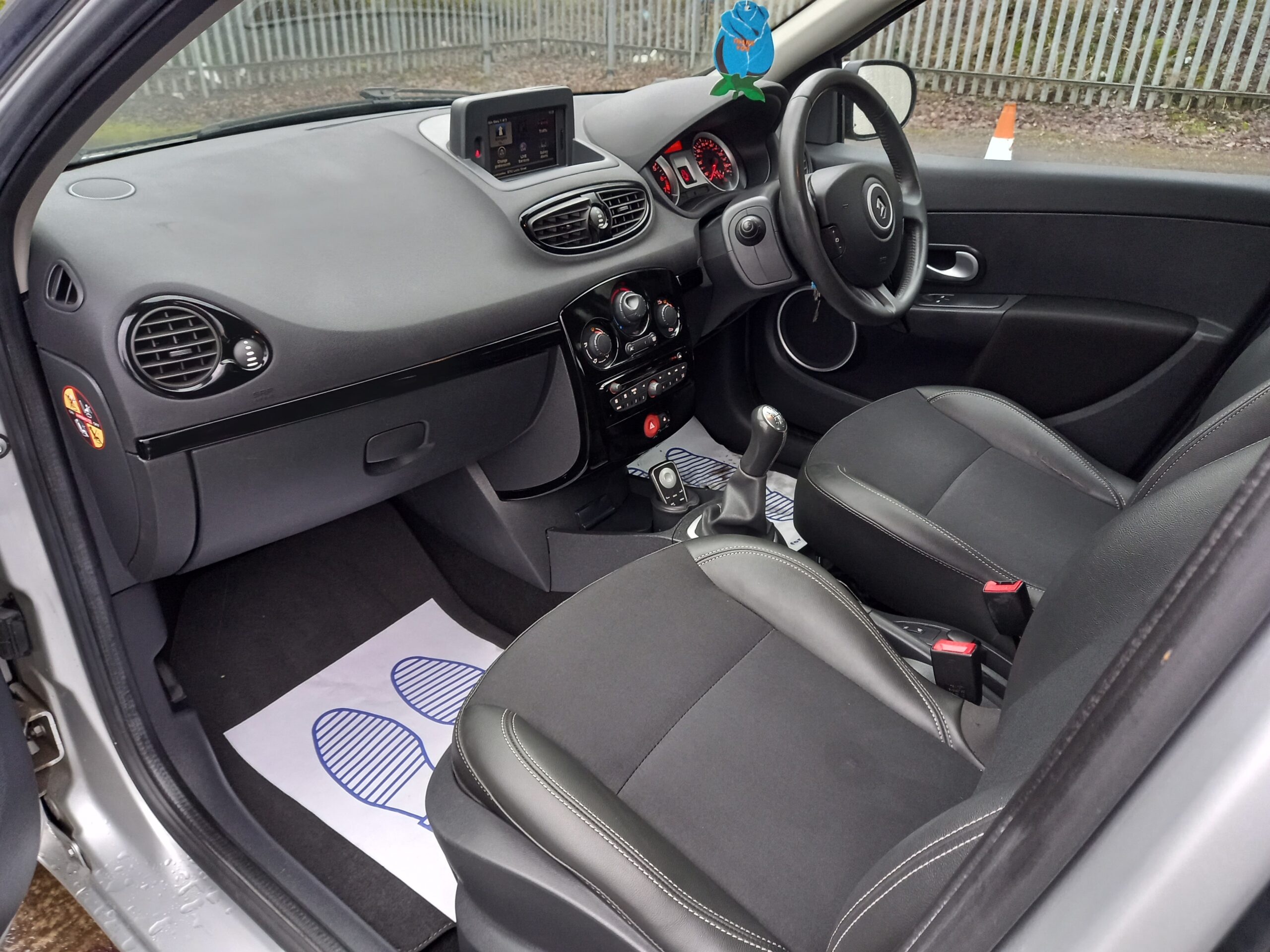 RENAULT CLIO 1.2 16V Dynamique TomTom 5dr 2012 60,000 Miles Service History 3 Months Warranty - Image 17