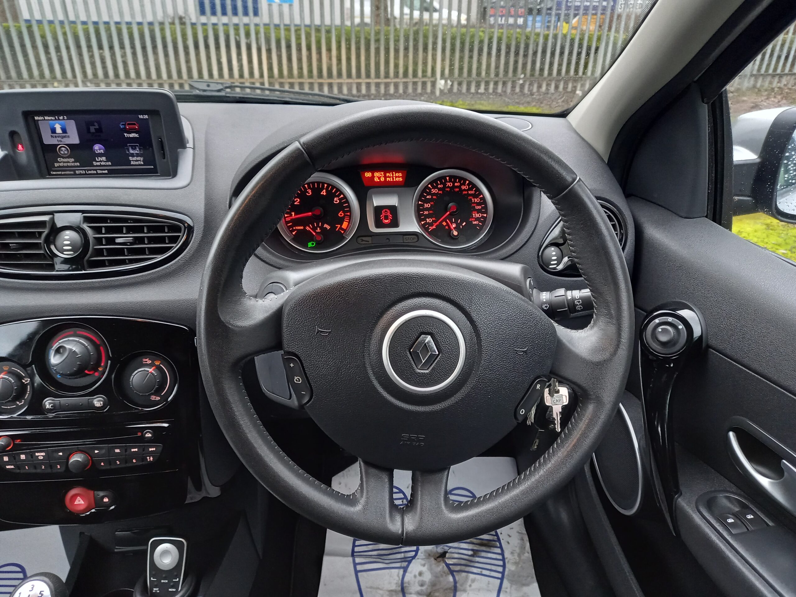 RENAULT CLIO 1.2 16V Dynamique TomTom 5dr 2012 60,000 Miles Service History 3 Months Warranty - Image 20