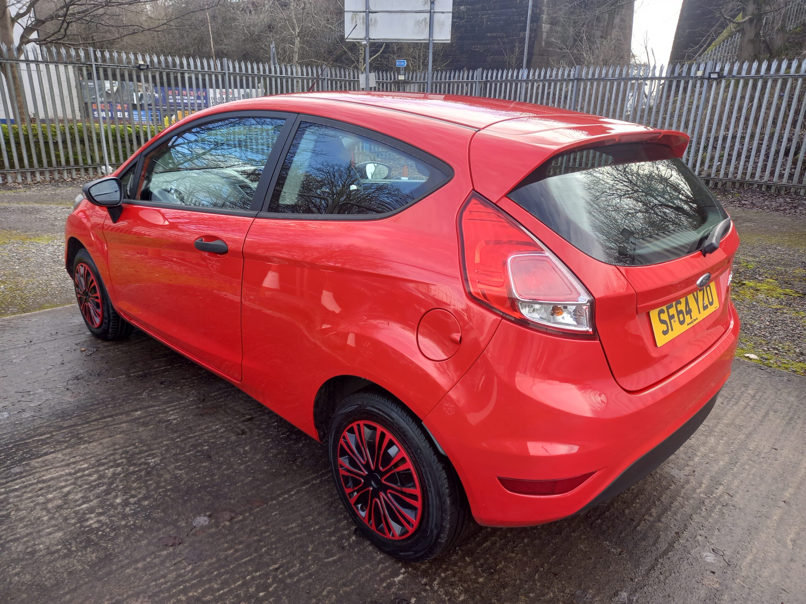 FORD FIESTA 1.25 Studio 3dr 2014 red 57,000 miles £35 road tax 3 Months Warranty - Image 4