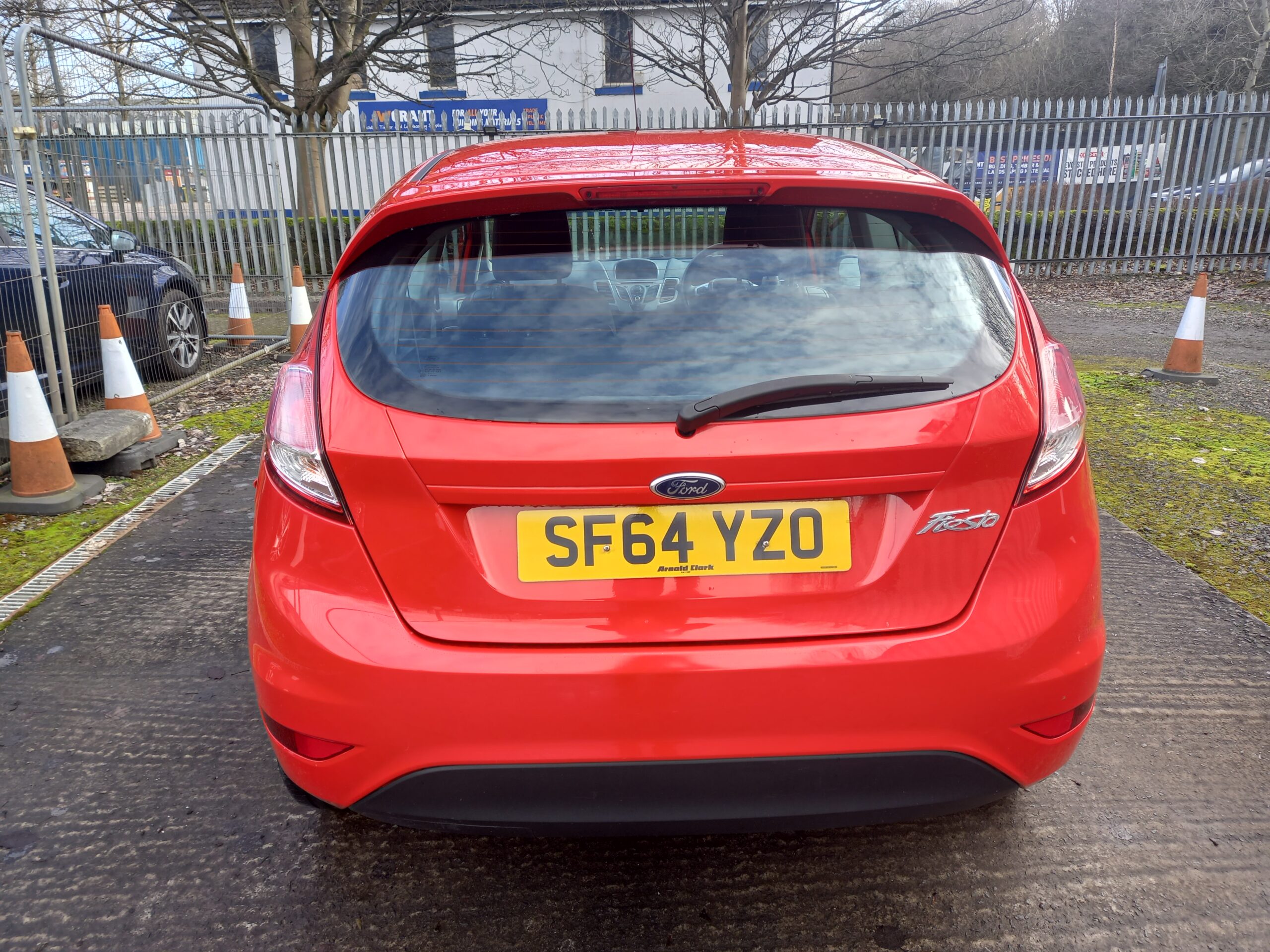 FORD FIESTA 1.25 Studio 3dr 2014 red 57,000 miles £35 road tax 3 Months Warranty - Image 5