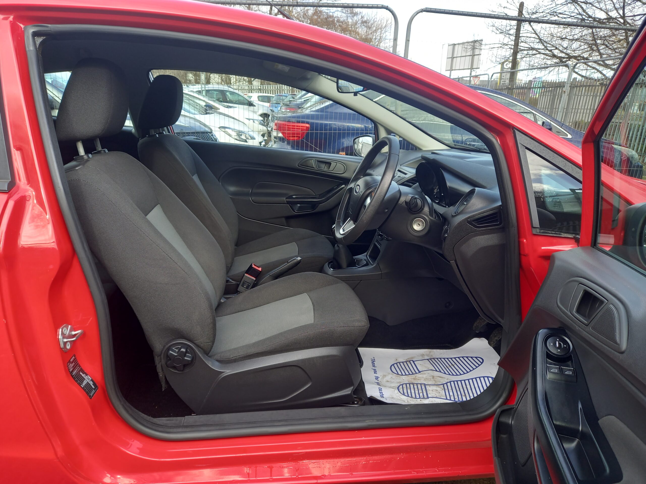 FORD FIESTA 1.25 Studio 3dr 2014 red 57,000 miles £35 road tax 3 Months Warranty - Image 13