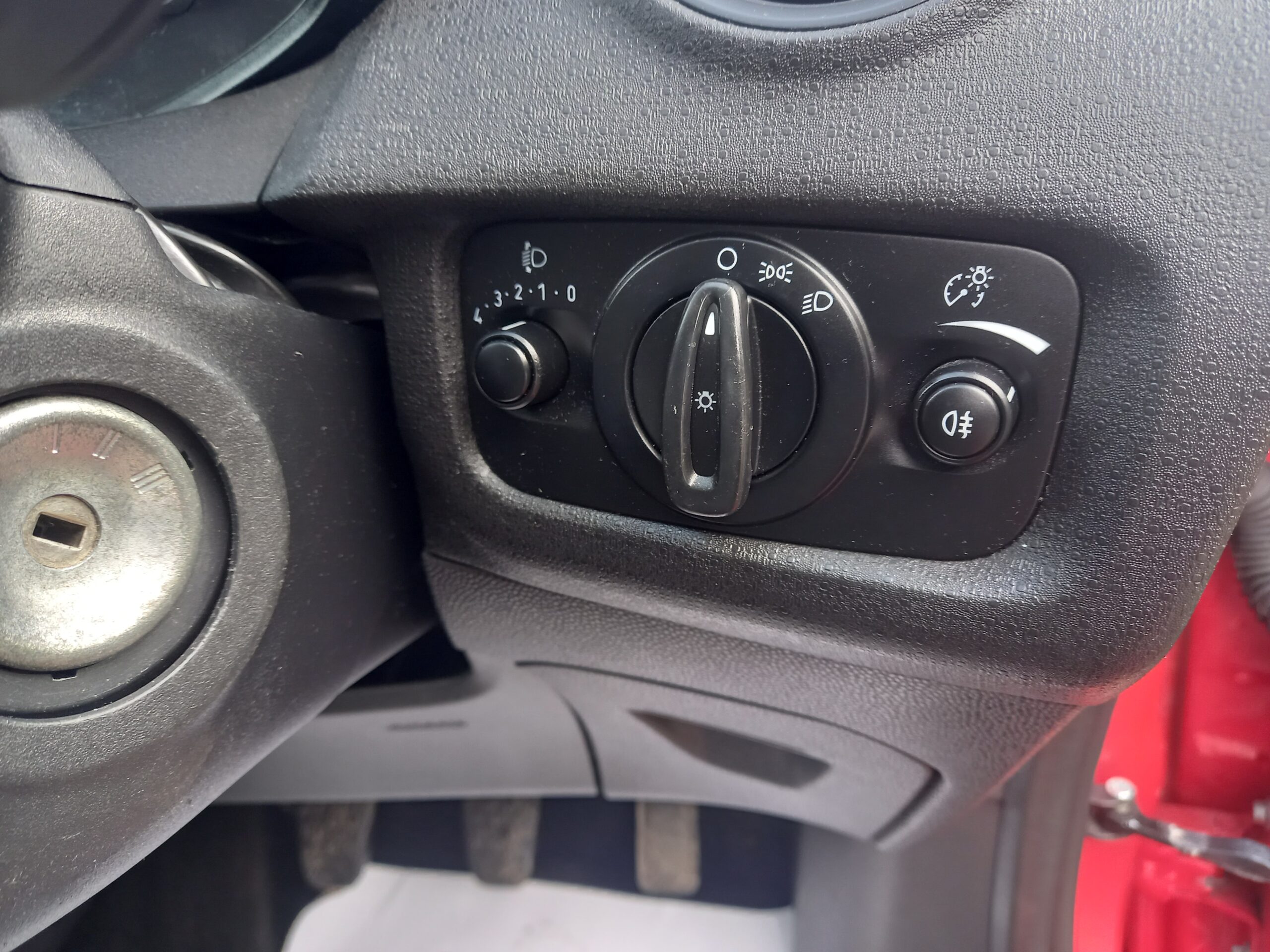 FORD FIESTA 1.25 Studio 3dr 2014 red 57,000 miles £35 road tax 3 Months Warranty - Image 25