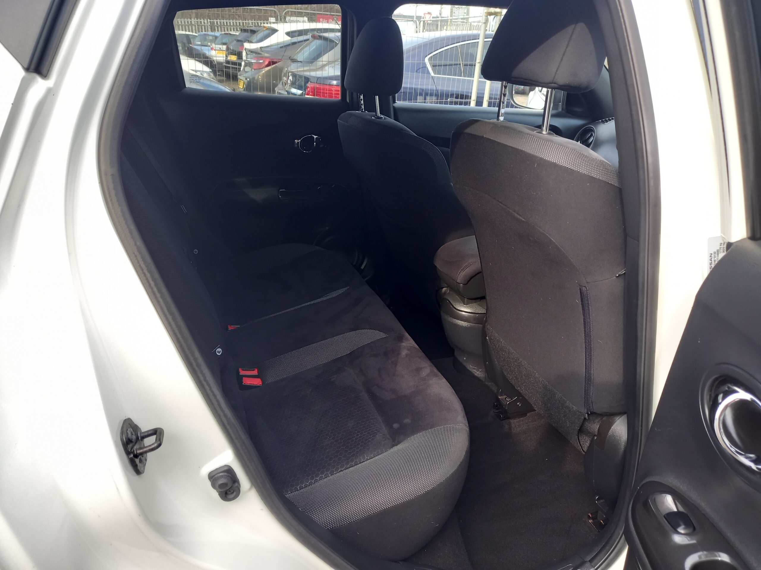 NISSAN JUKE 1.5 dCi Acenta Premium 5dr 86,000 Miles Full Service History £20 tax 3 Months Warranty - Image 19