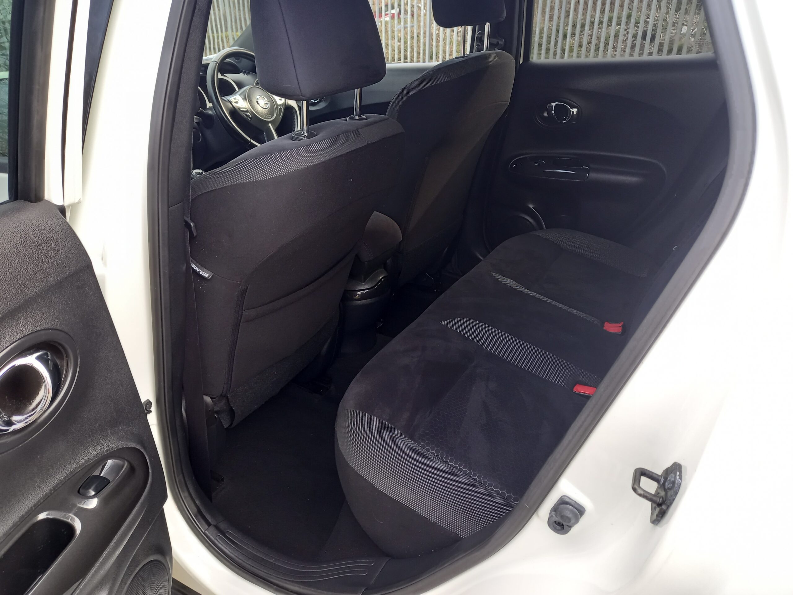 NISSAN JUKE 1.5 dCi Acenta Premium 5dr 86,000 Miles Full Service History £20 tax 3 Months Warranty - Image 25