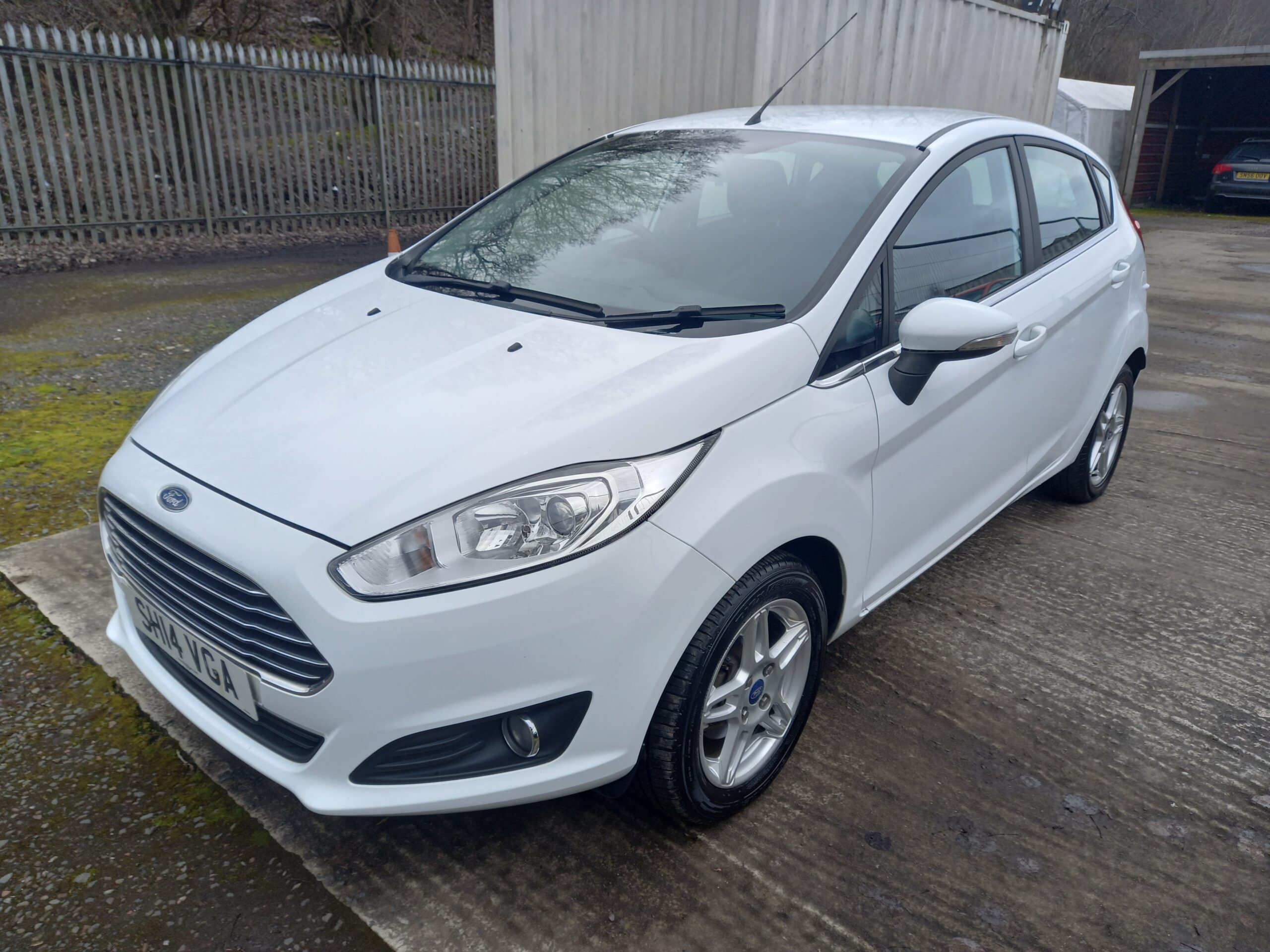 FORD FIESTA 1.25 82 Zetec 5dr 2014 120,000 Miles Service History £35 road tax 3 Months Warranty - Image 3
