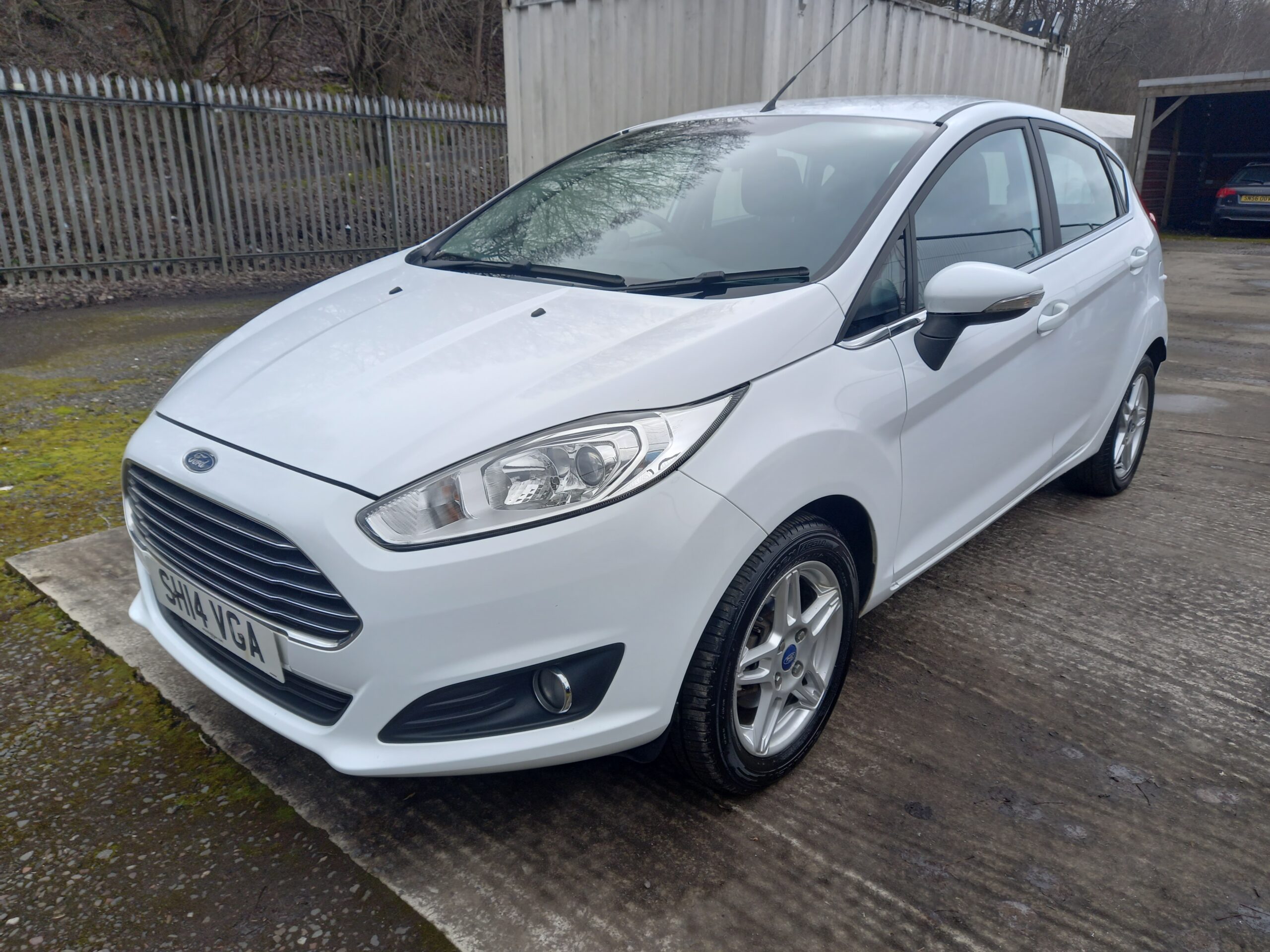 FORD FIESTA 1.25 82 Zetec 5dr 2014 120,000 Miles Service History £35 road tax 3 Months Warranty