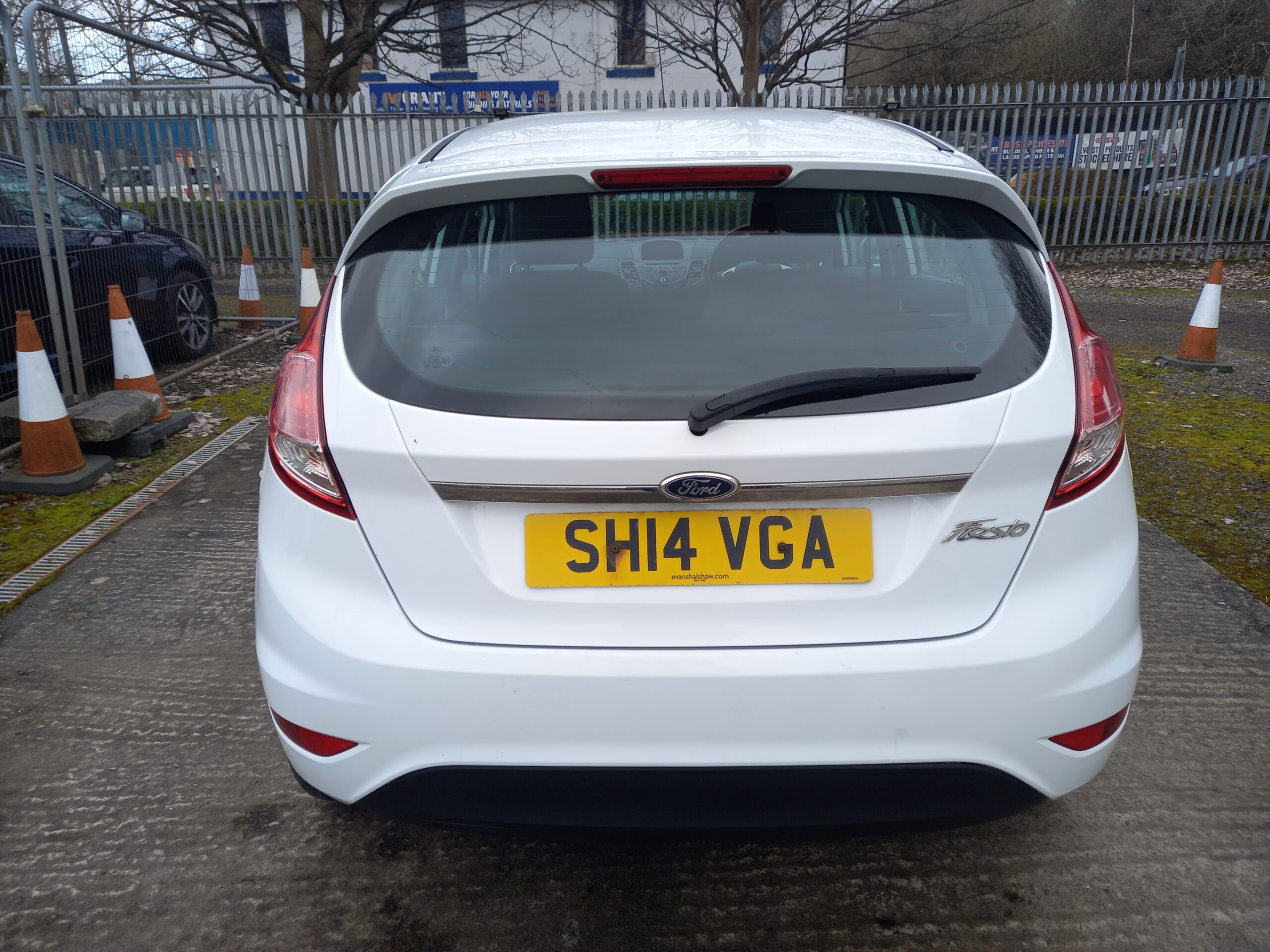 FORD FIESTA 1.25 82 Zetec 5dr 2014 120,000 Miles Service History £35 road tax 3 Months Warranty - Image 5