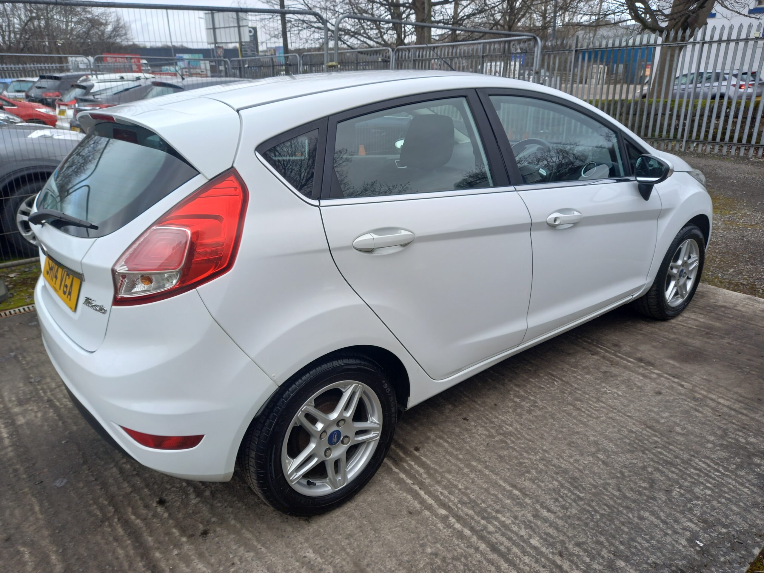 FORD FIESTA 1.25 82 Zetec 5dr 2014 120,000 Miles Service History £35 road tax 3 Months Warranty - Image 6