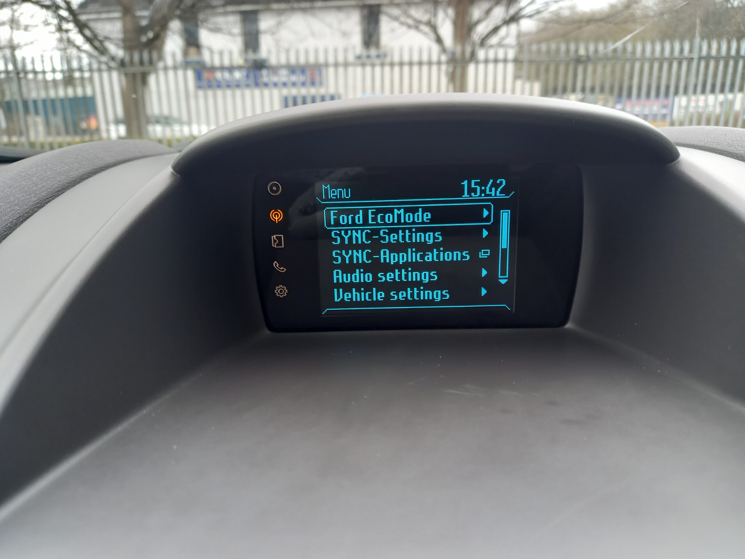 FORD FIESTA 1.25 82 Zetec 5dr 2014 120,000 Miles Service History £35 road tax 3 Months Warranty - Image 25