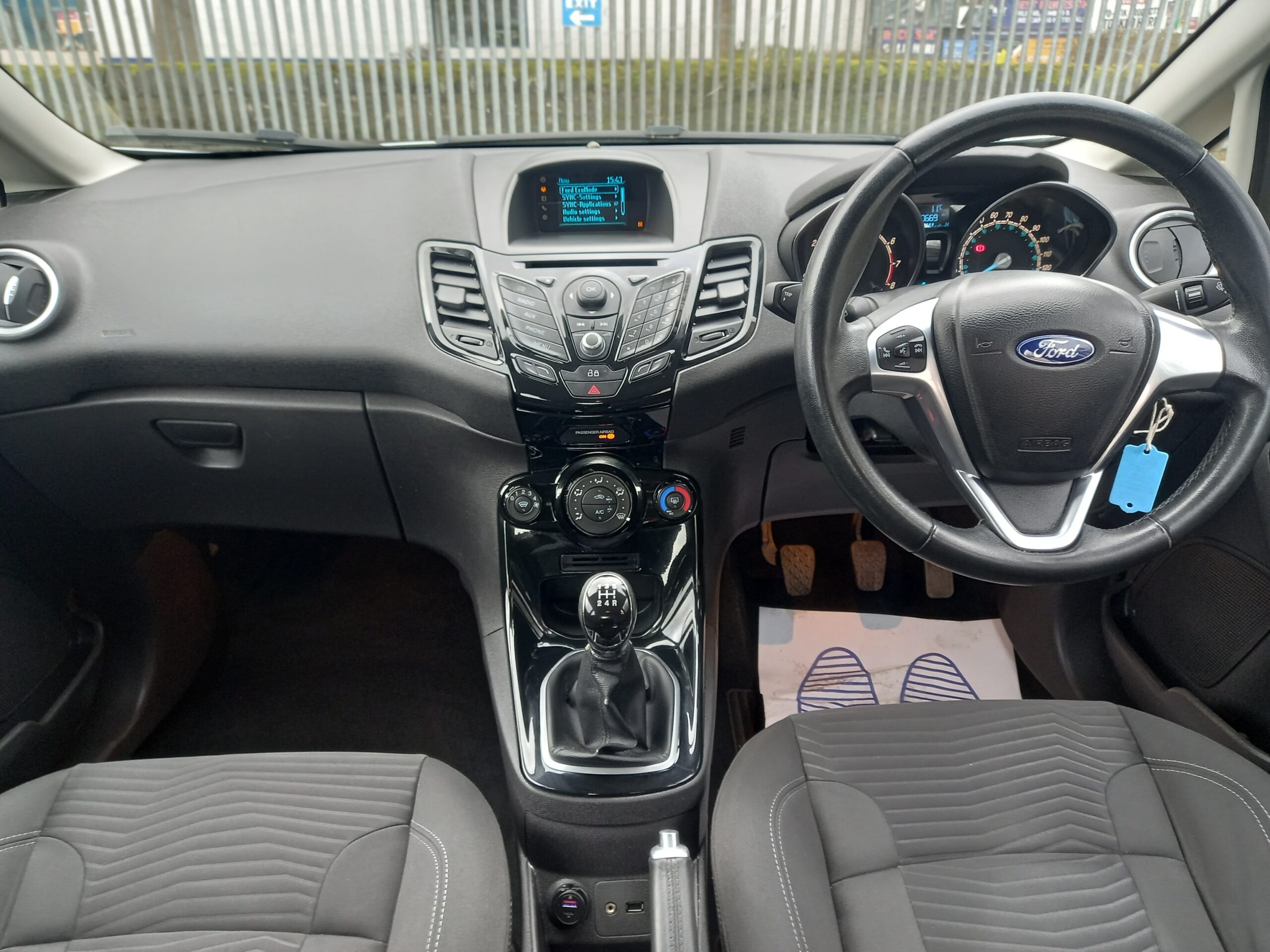 FORD FIESTA 1.25 82 Zetec 5dr 2014 120,000 Miles Service History £35 road tax 3 Months Warranty - Image 16