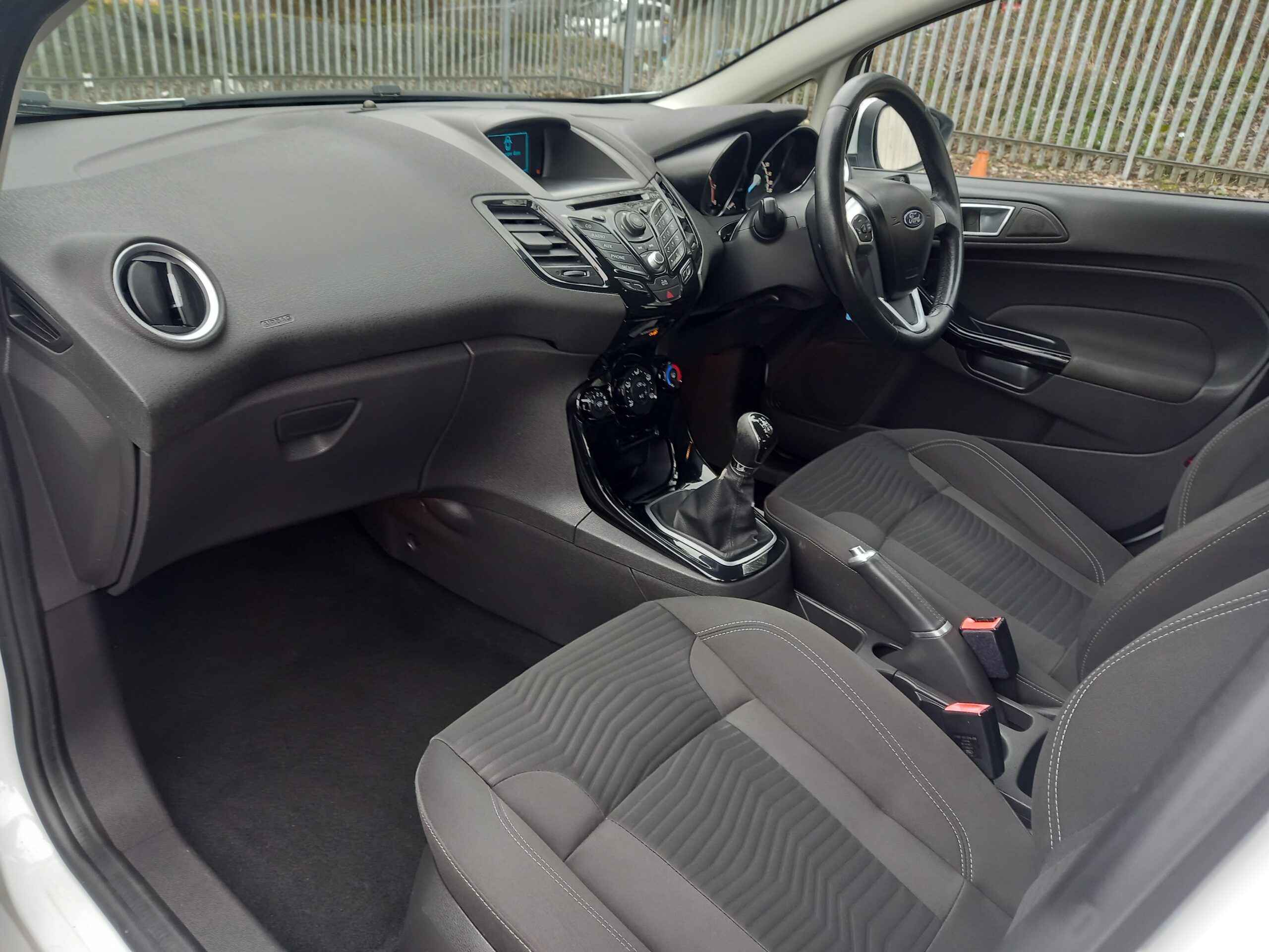 FORD FIESTA 1.25 82 Zetec 5dr 2014 120,000 Miles Service History £35 road tax 3 Months Warranty - Image 22