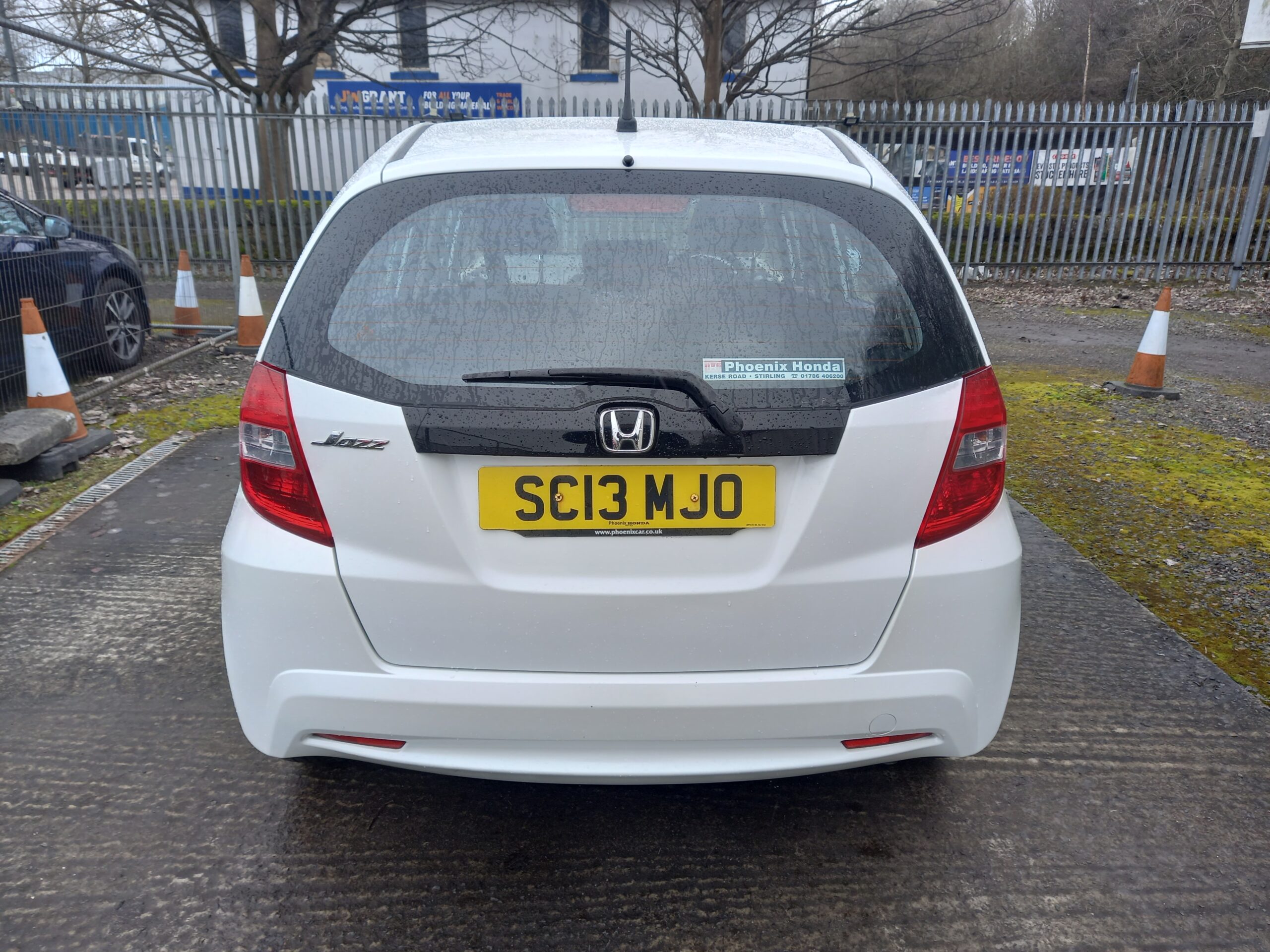 HONDA JAZZ 1.2 i-VTEC S 5dr 2013 89,000 Miles Full Service History 3 Months Warranty - Image 5