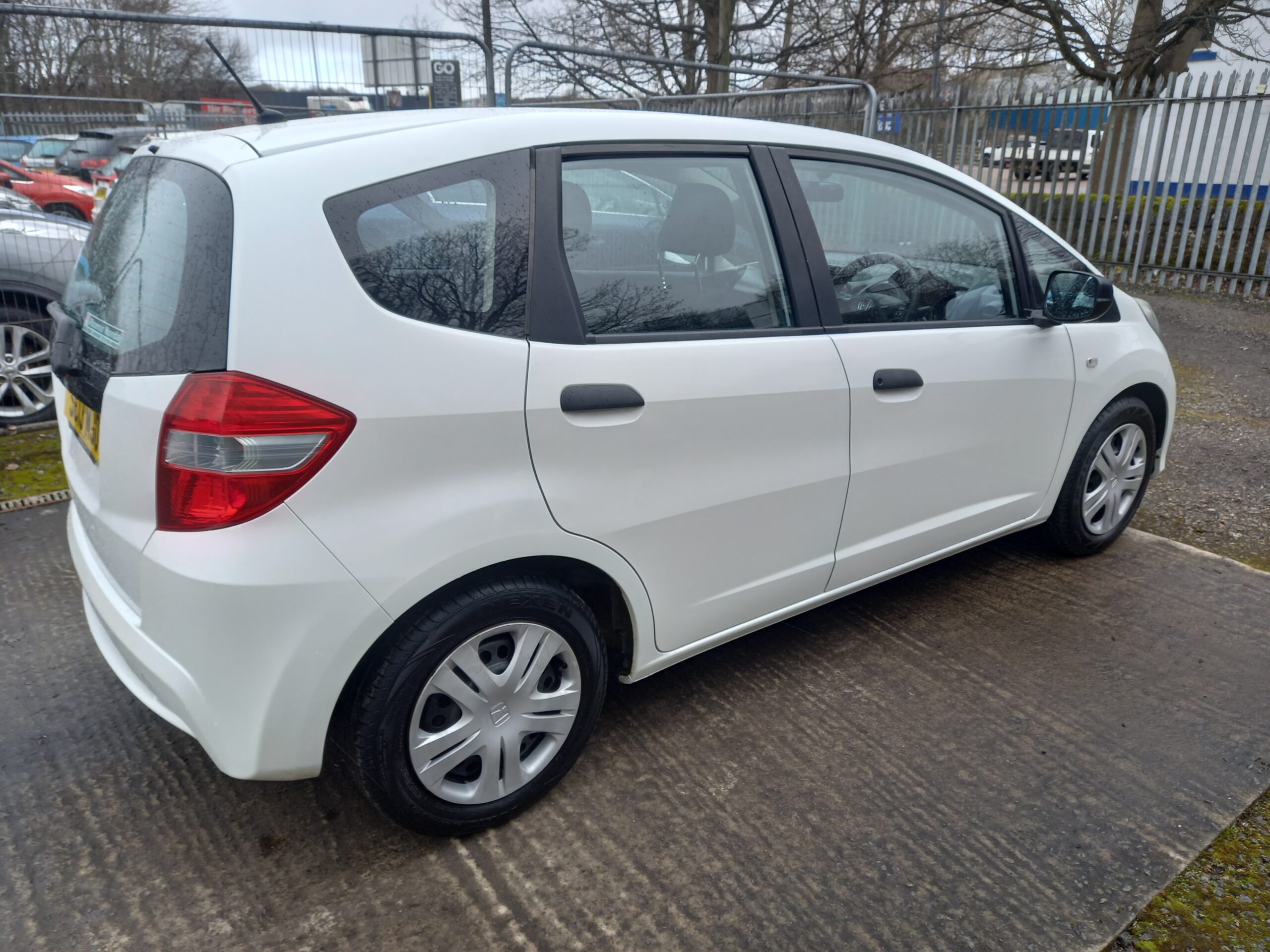 HONDA JAZZ 1.2 i-VTEC S 5dr 2013 89,000 Miles Full Service History 3 Months Warranty - Image 6