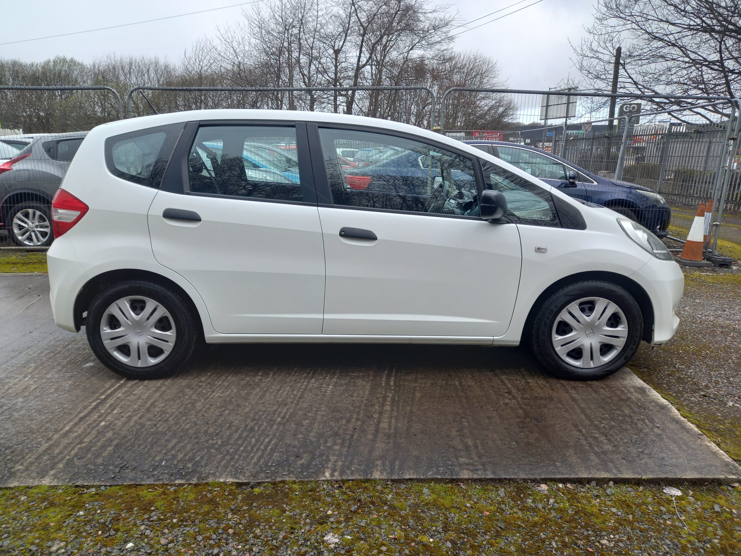 HONDA JAZZ 1.2 i-VTEC S 5dr 2013 89,000 Miles Full Service History 3 Months Warranty - Image 10