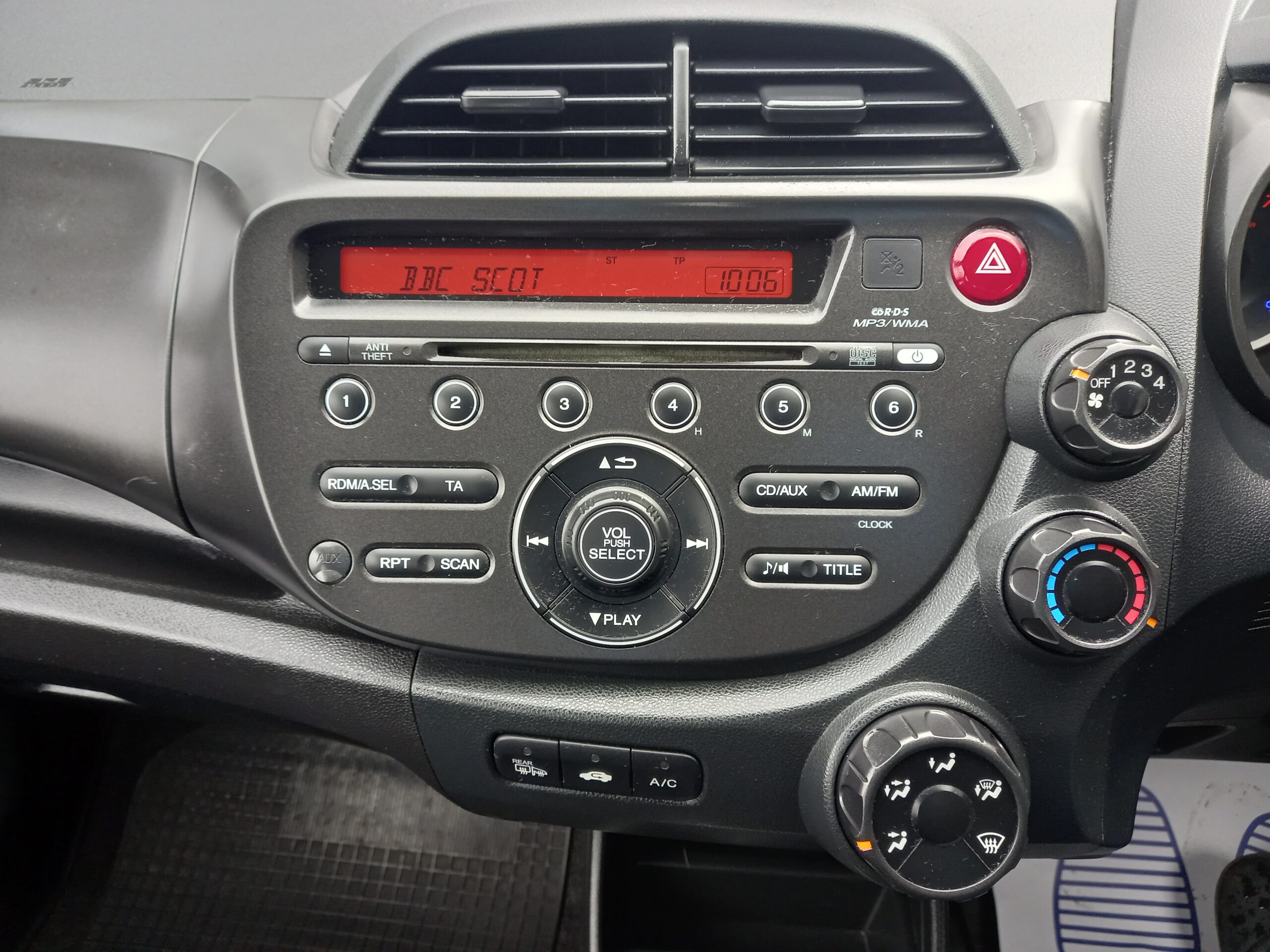 HONDA JAZZ 1.2 i-VTEC S 5dr 2013 89,000 Miles Full Service History 3 Months Warranty - Image 25