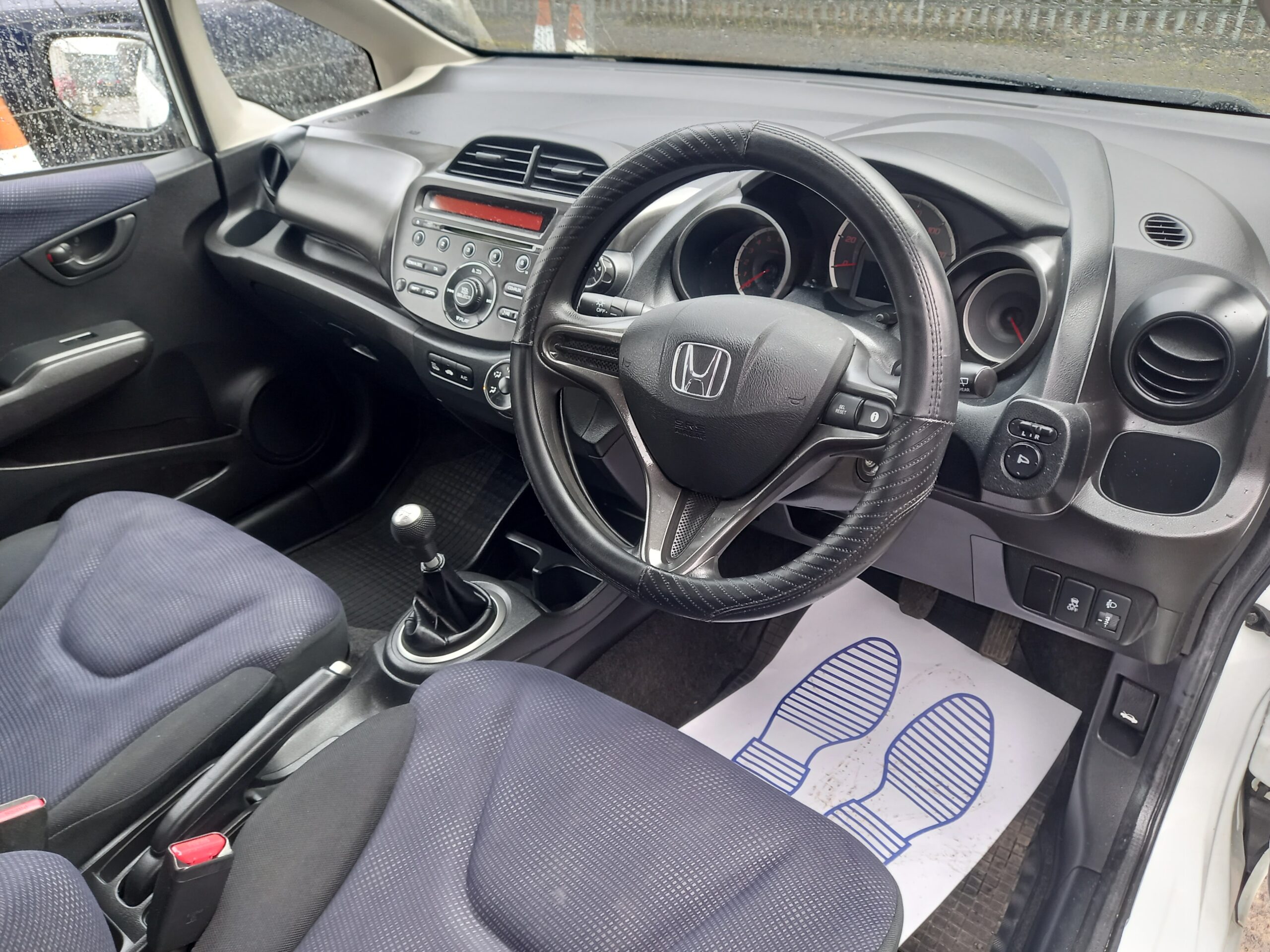 HONDA JAZZ 1.2 i-VTEC S 5dr 2013 89,000 Miles Full Service History 3 Months Warranty - Image 11