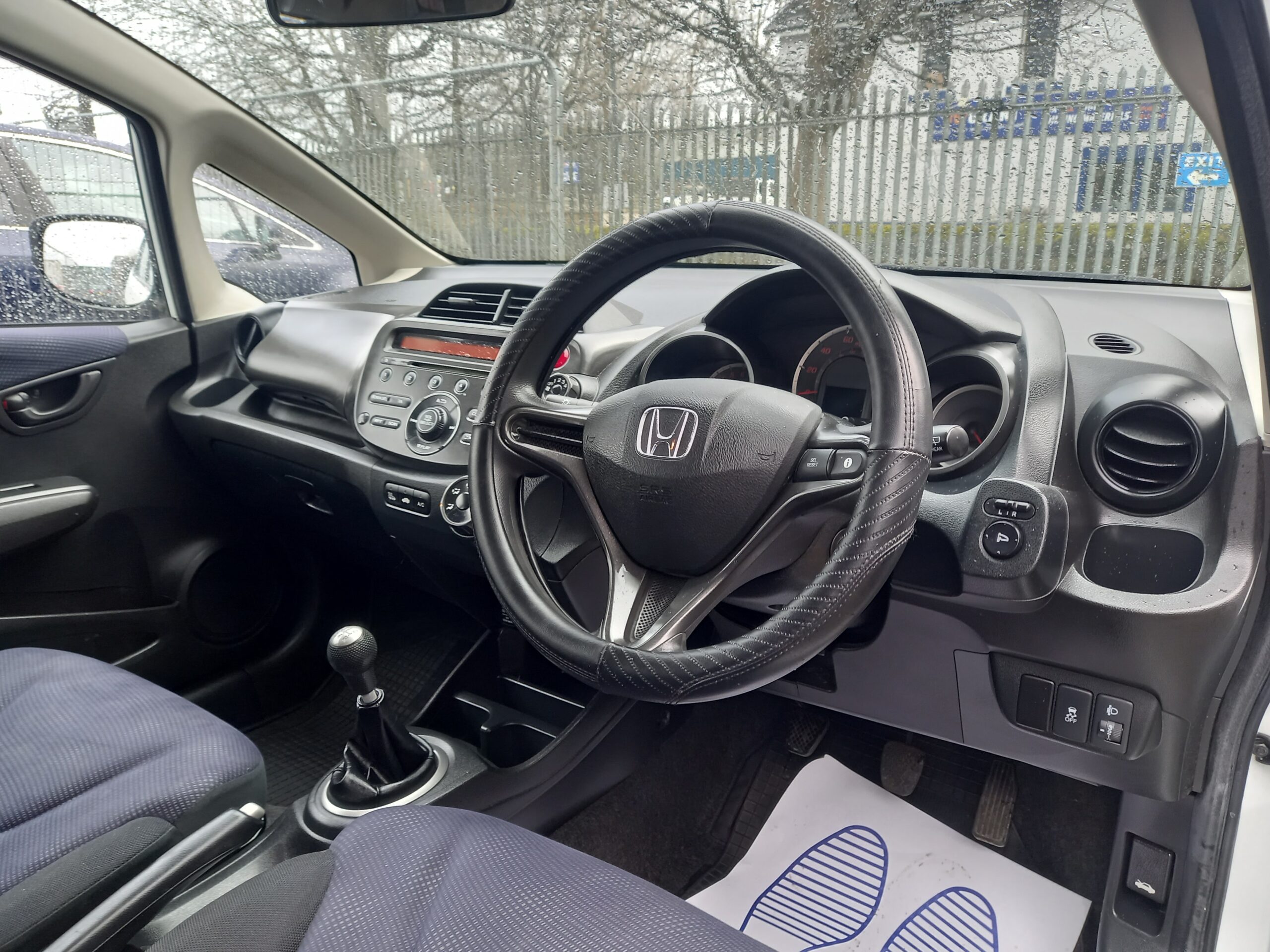 HONDA JAZZ 1.2 i-VTEC S 5dr 2013 89,000 Miles Full Service History 3 Months Warranty - Image 12