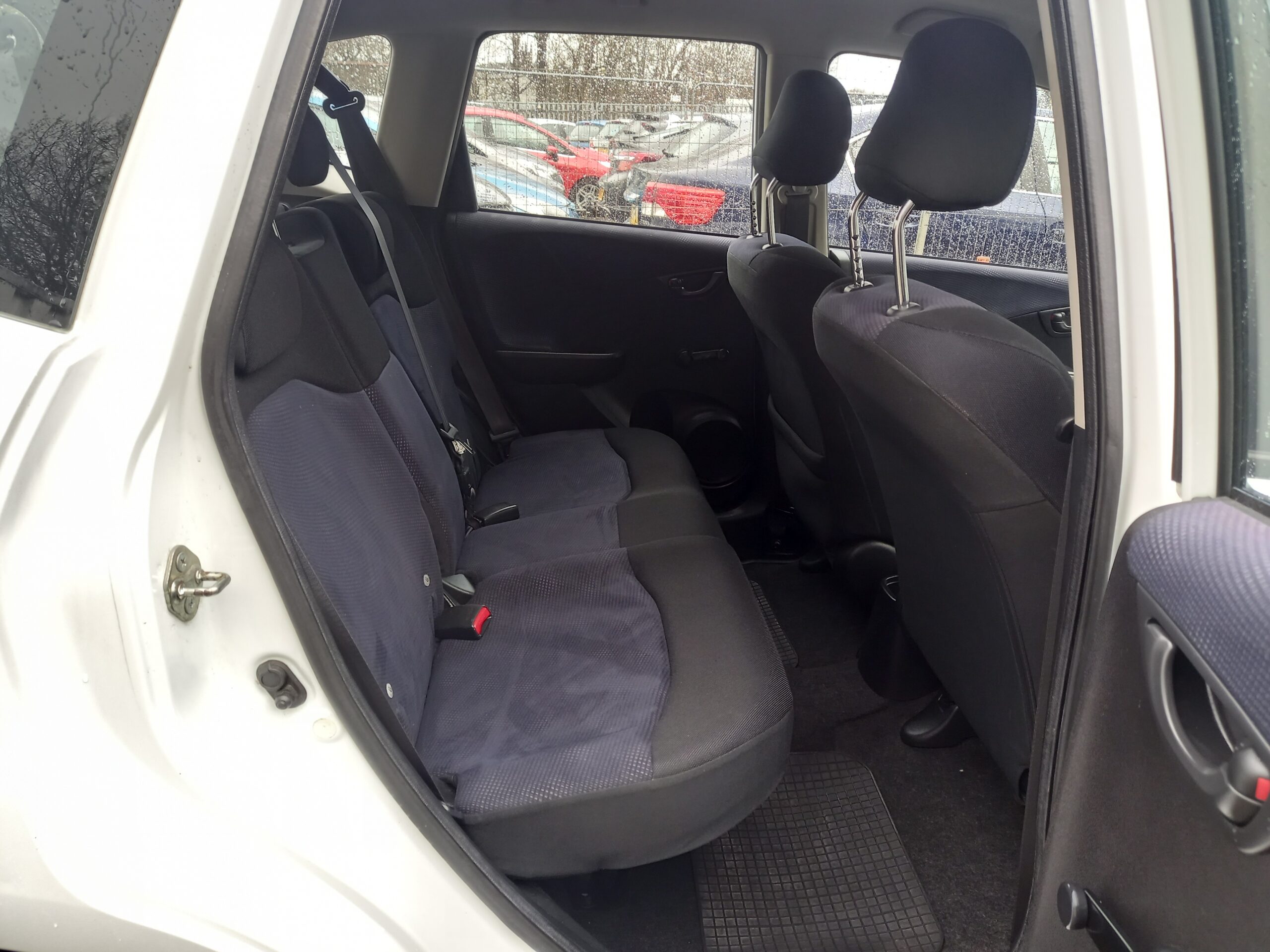 HONDA JAZZ 1.2 i-VTEC S 5dr 2013 89,000 Miles Full Service History 3 Months Warranty - Image 15