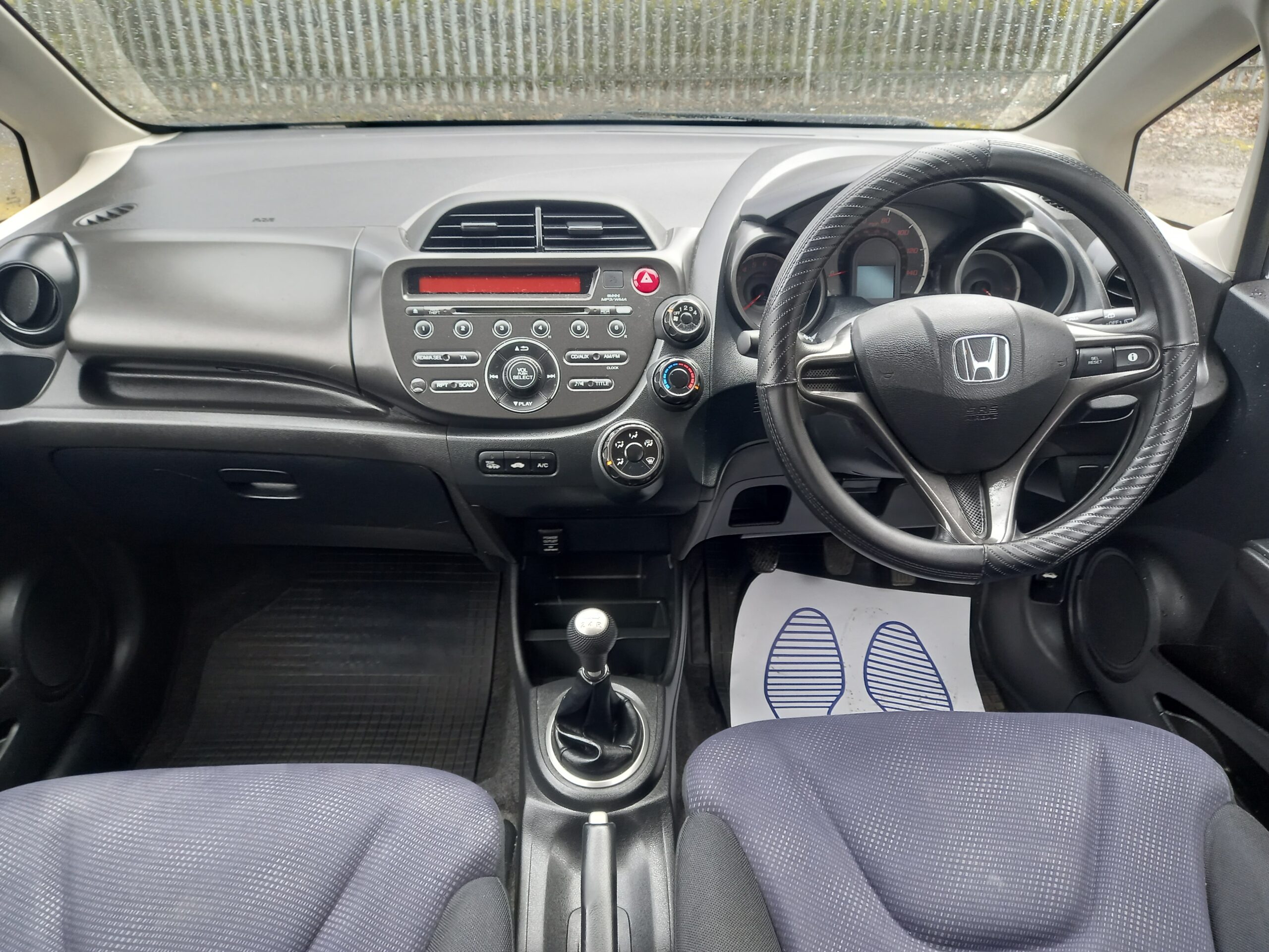 HONDA JAZZ 1.2 i-VTEC S 5dr 2013 89,000 Miles Full Service History 3 Months Warranty - Image 16
