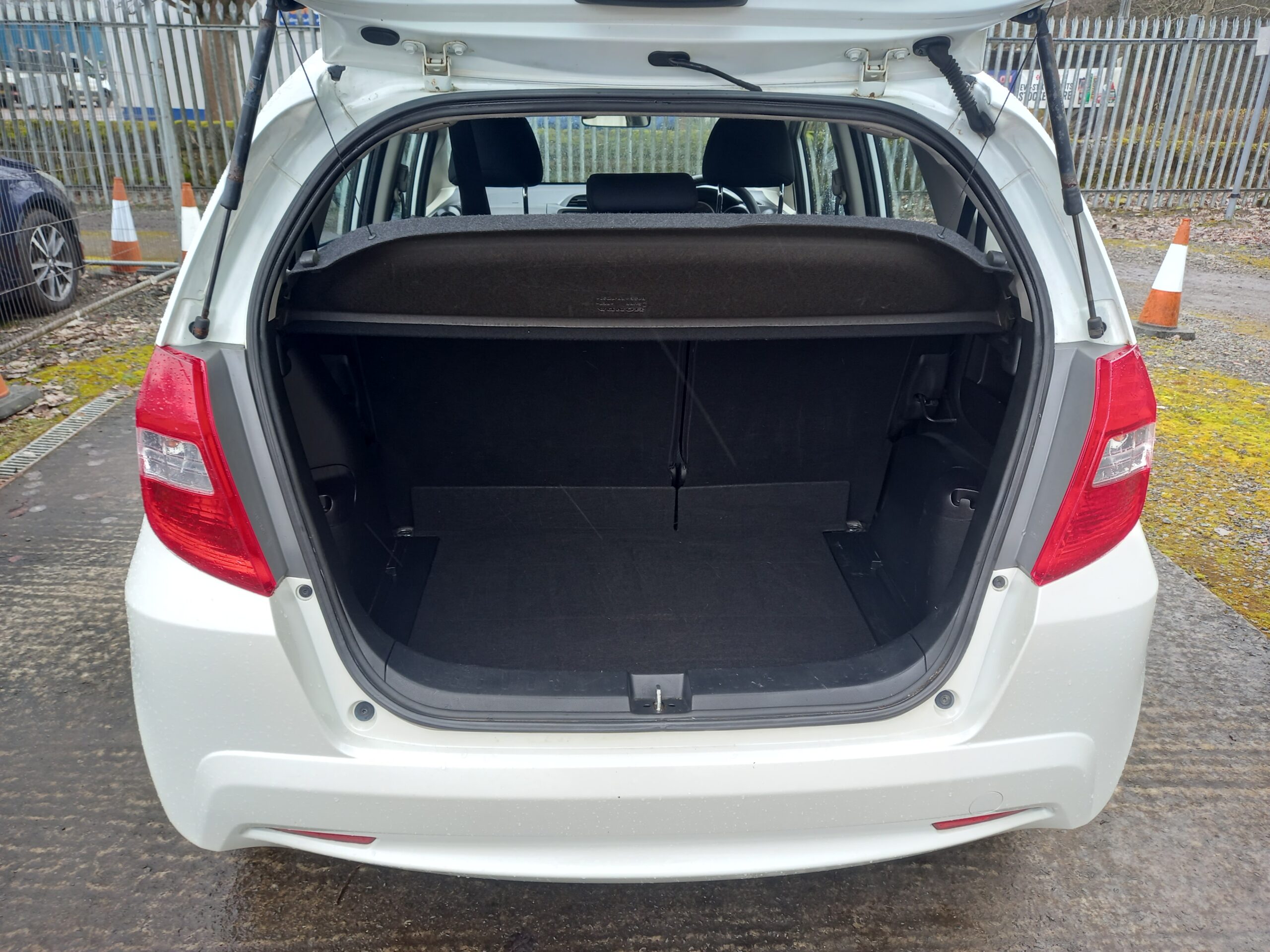 HONDA JAZZ 1.2 i-VTEC S 5dr 2013 89,000 Miles Full Service History 3 Months Warranty - Image 33