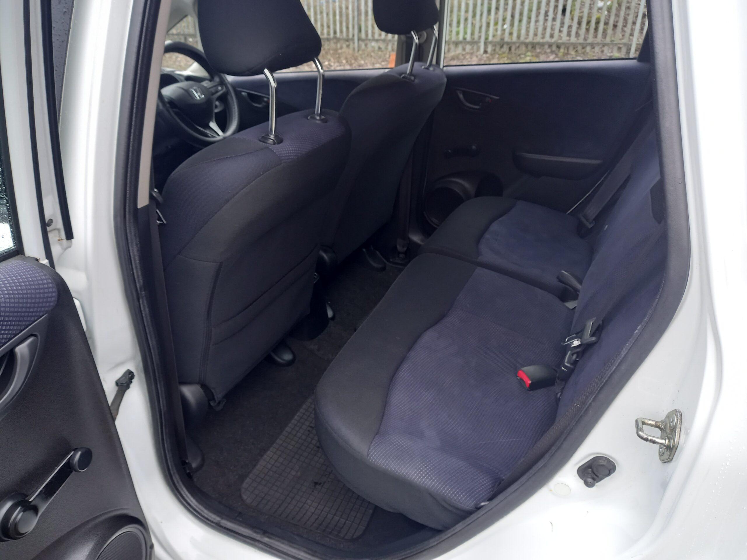 HONDA JAZZ 1.2 i-VTEC S 5dr 2013 89,000 Miles Full Service History 3 Months Warranty - Image 23