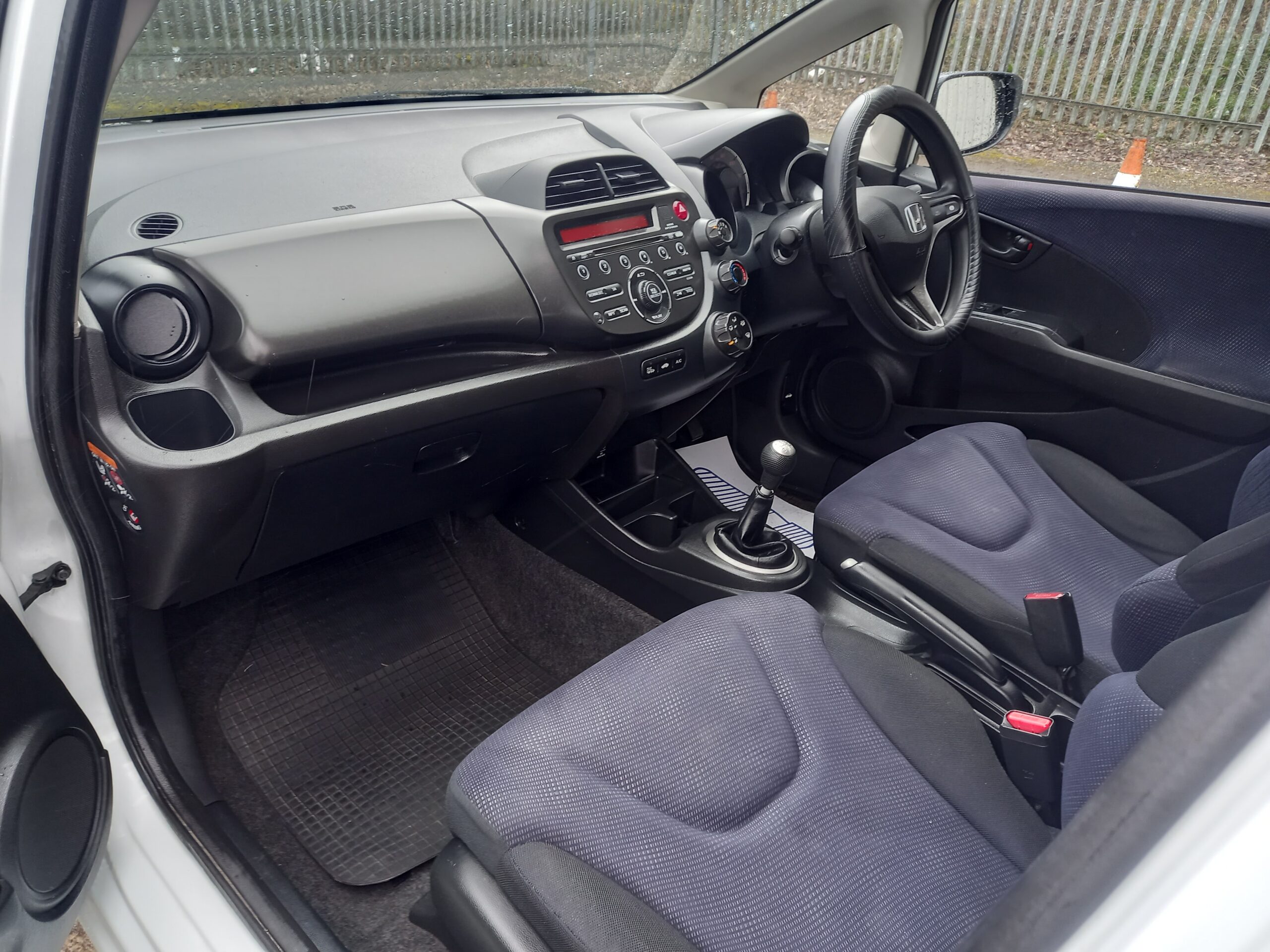 HONDA JAZZ 1.2 i-VTEC S 5dr 2013 89,000 Miles Full Service History 3 Months Warranty - Image 24