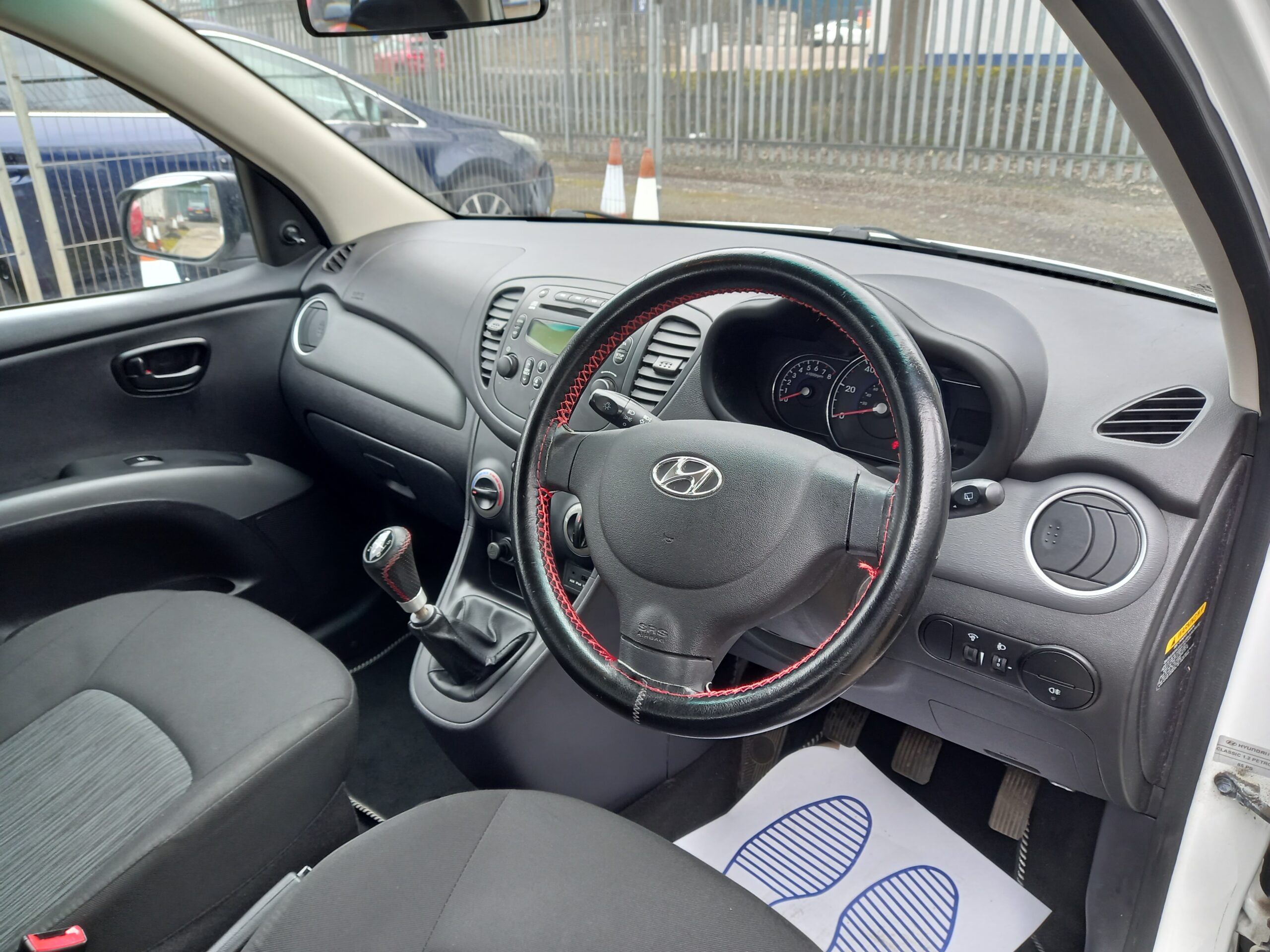 HYUNDAI I10 1.2 Classic 5dr 2013 69,000 Miles Full Service History £20 tax 3 Months Warranty - Image 11