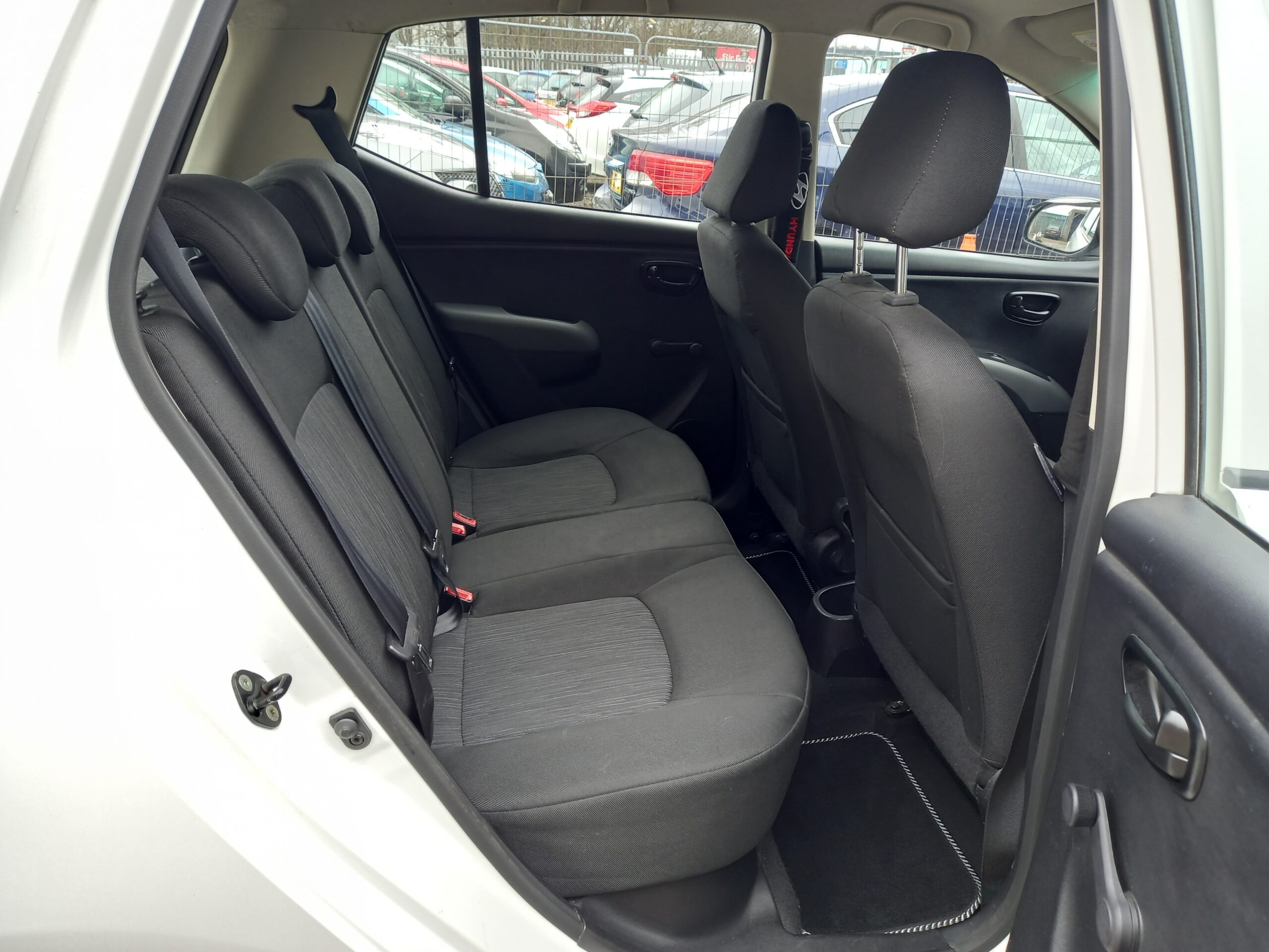 HYUNDAI I10 1.2 Classic 5dr 2013 69,000 Miles Full Service History £20 tax 3 Months Warranty - Image 15