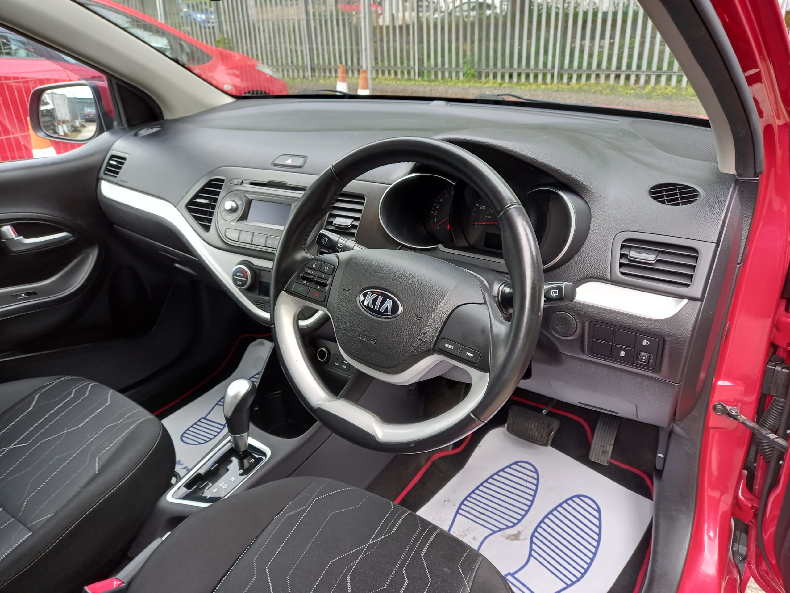 KIA PICANTO 1.25 SE 5dr Automatic 2017 67,000 Miles Full Service History 3 Months Warranty - Image 12