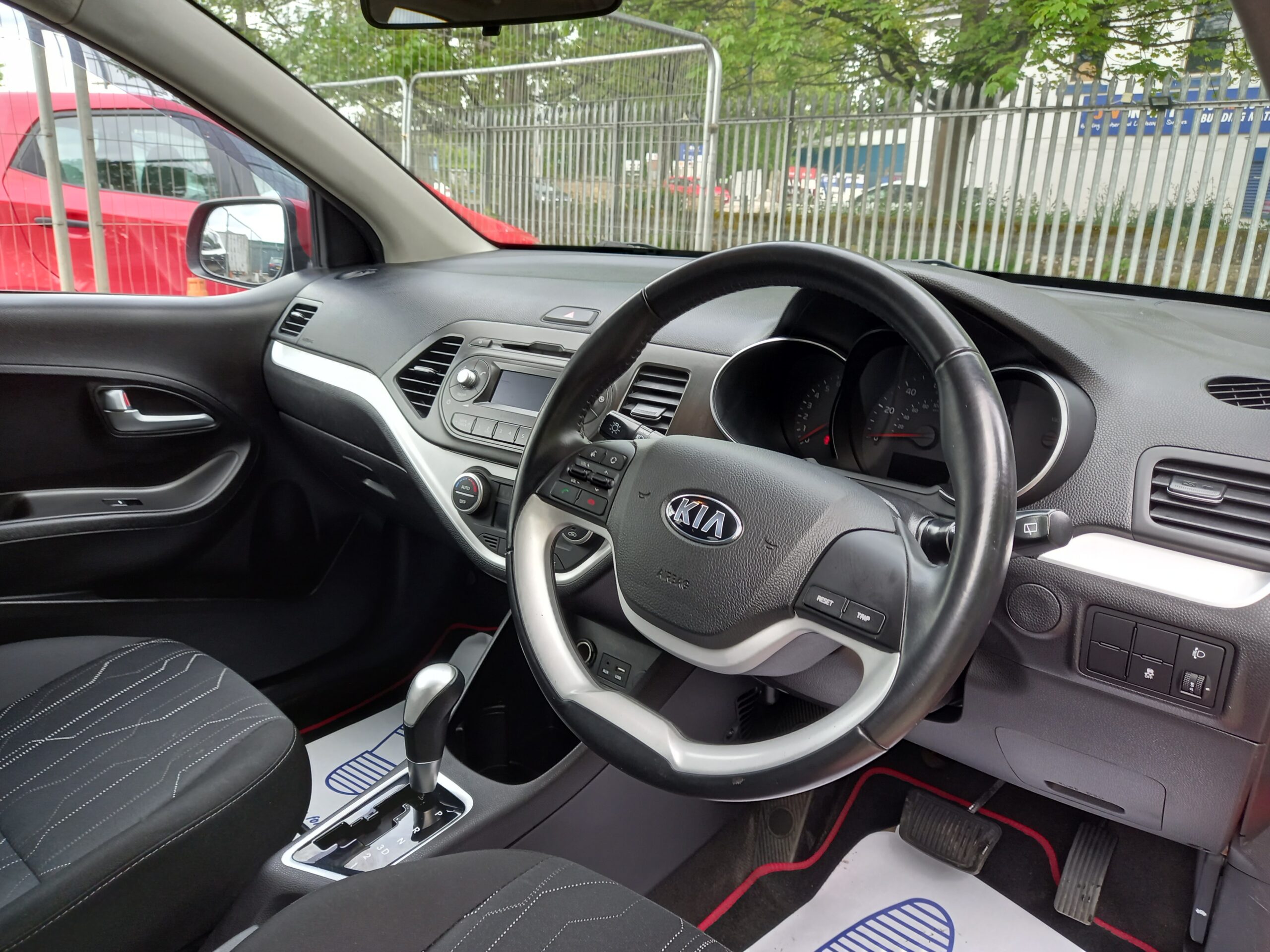 KIA PICANTO 1.25 SE 5dr Automatic 2017 67,000 Miles Full Service History 3 Months Warranty - Image 13