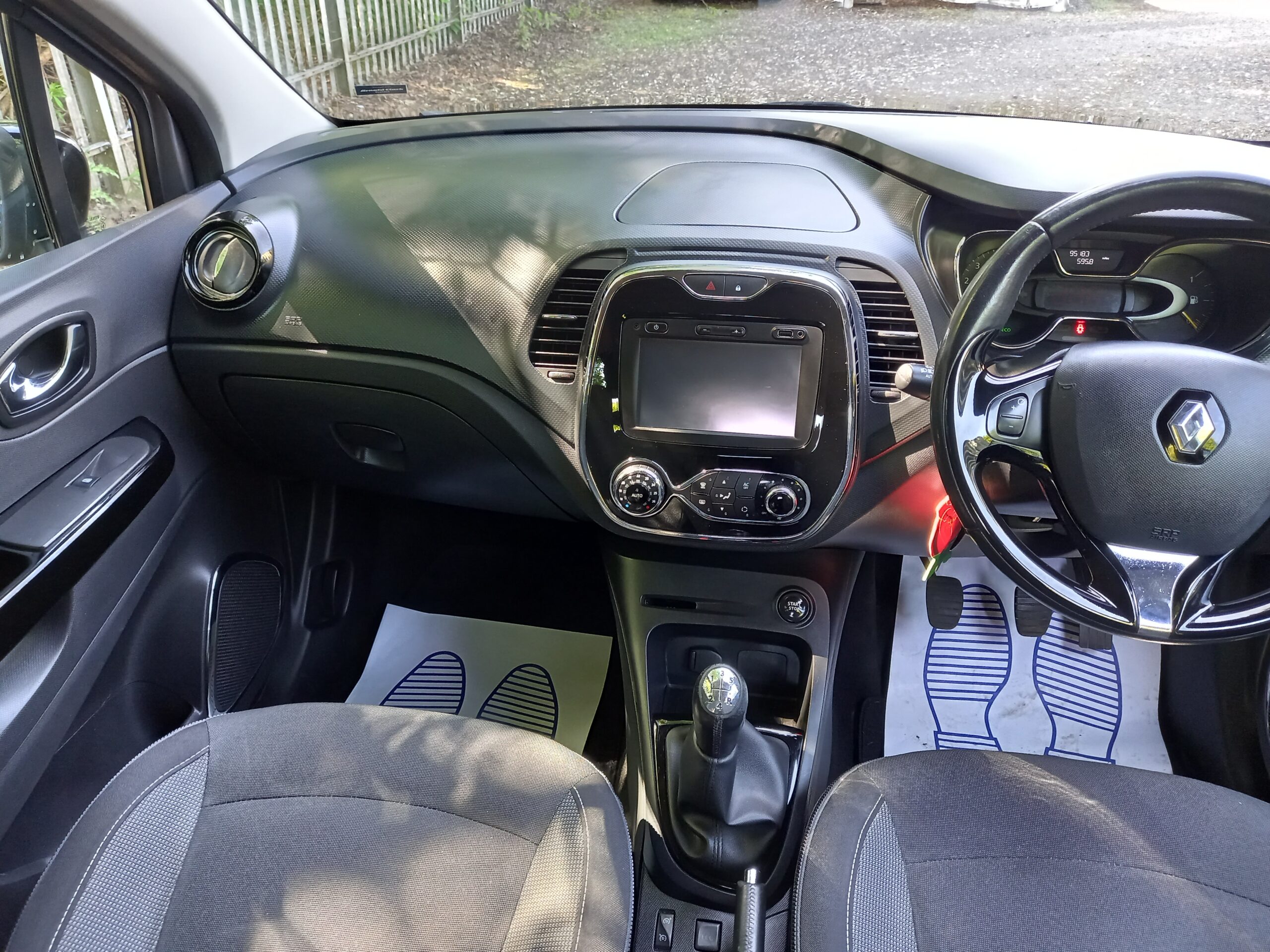 RENAULT CAPTUR 1.5 dCi 90 Dynamique MediaNav Energy 5dr 2015 95,000 Miles Full Service History 3 Months Warranty - Image 25