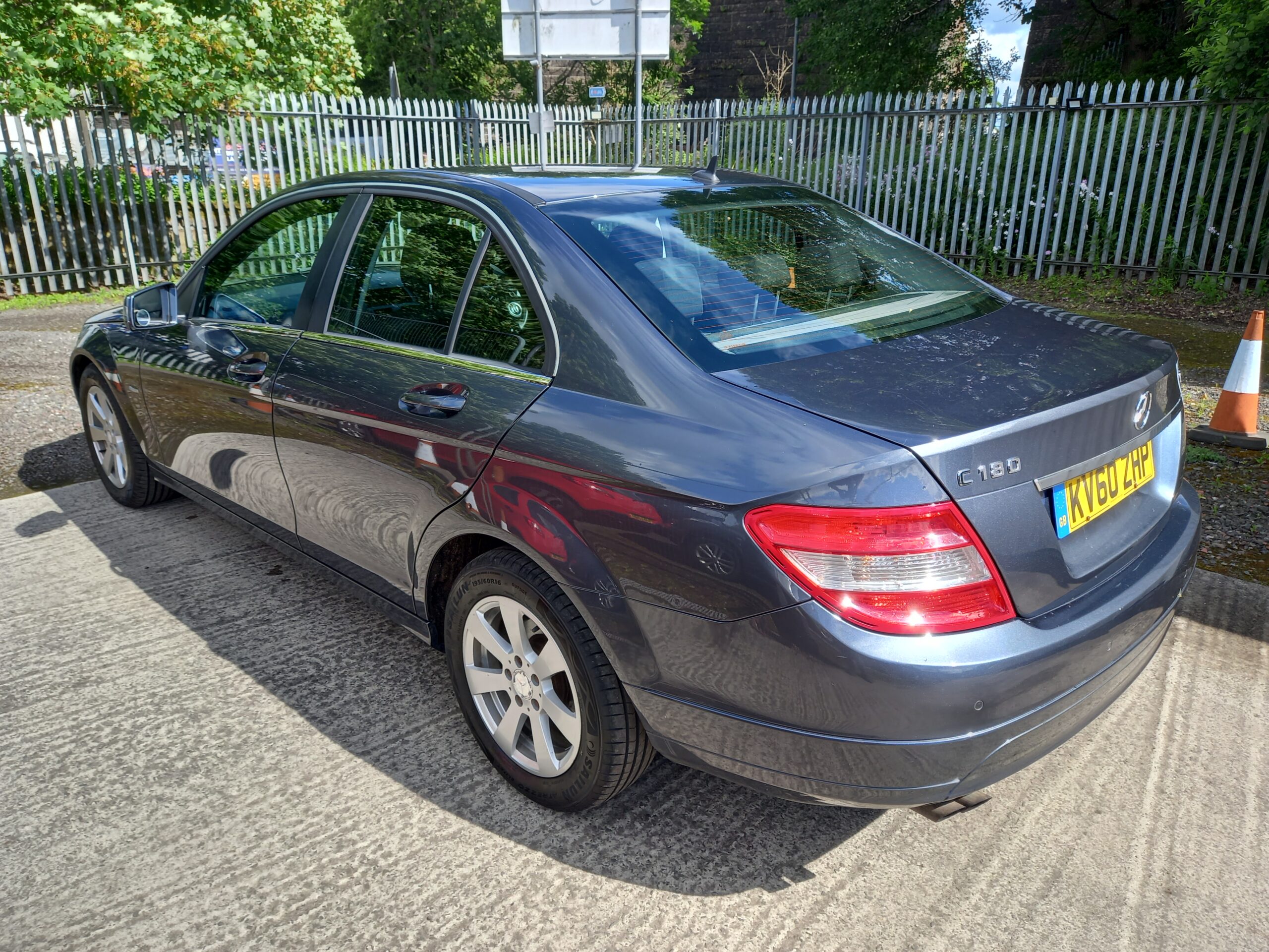 MERCEDES-BENZ C CLASS C180 CGI BlueEFFICIENCY SE 4dr 2010 Automatic 102,000 Miles 3 Months Warranty - Image 4