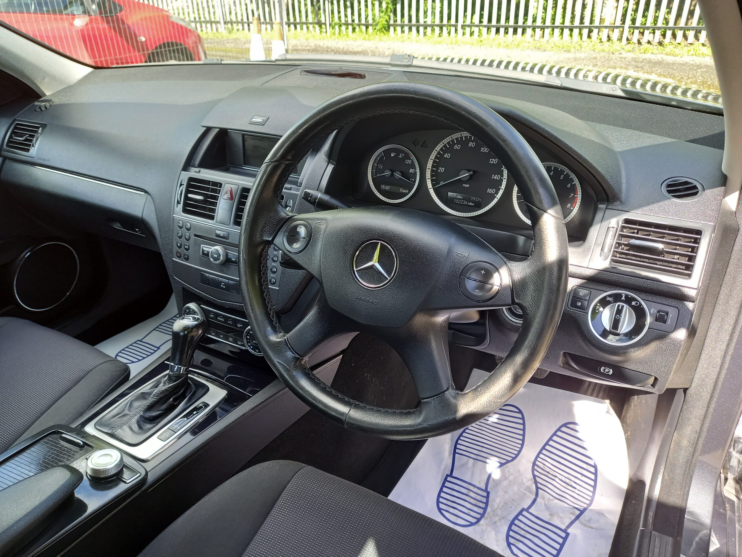 MERCEDES-BENZ C CLASS C180 CGI BlueEFFICIENCY SE 4dr 2010 Automatic 102,000 Miles 3 Months Warranty - Image 11