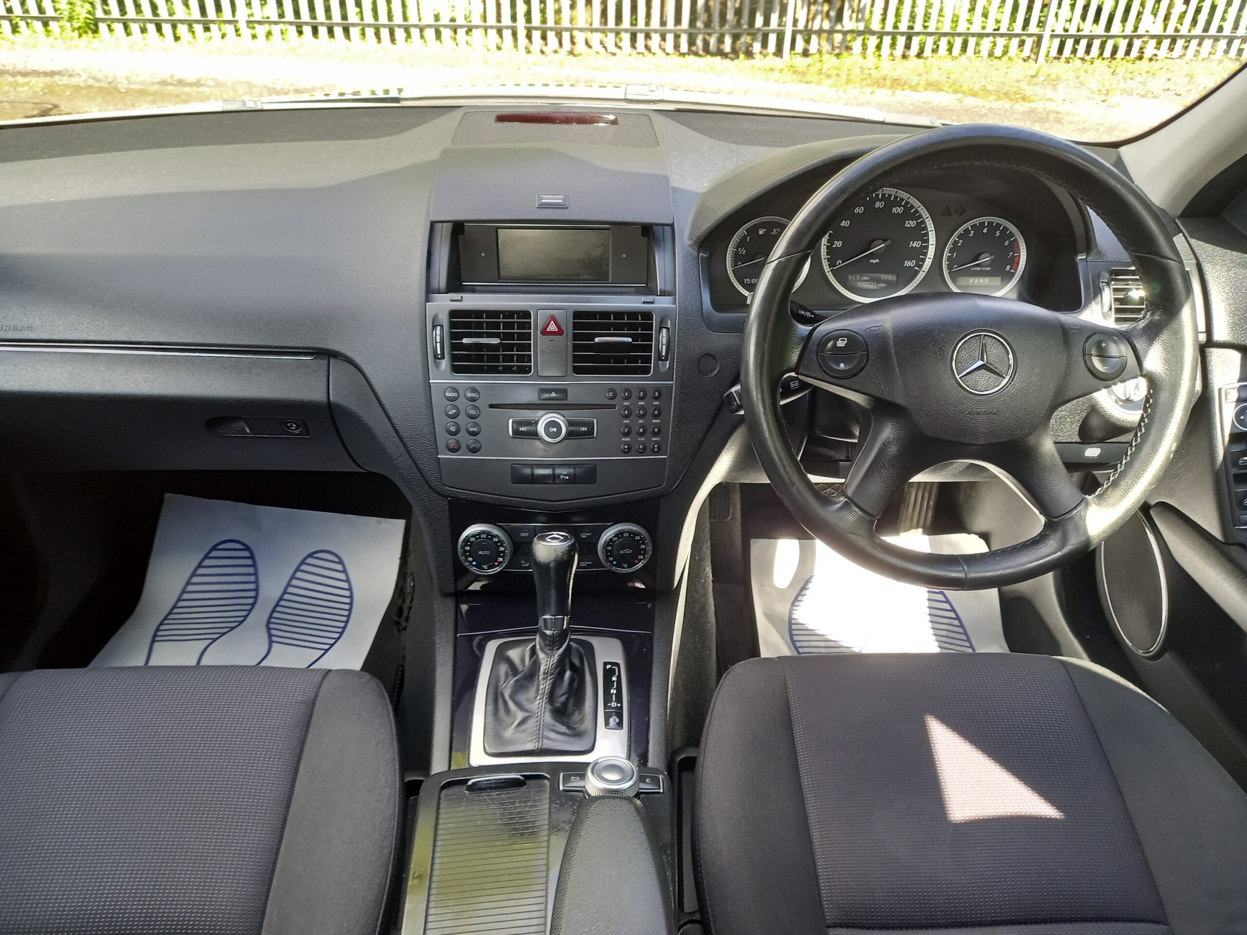 MERCEDES-BENZ C CLASS C180 CGI BlueEFFICIENCY SE 4dr 2010 Automatic 102,000 Miles 3 Months Warranty - Image 13