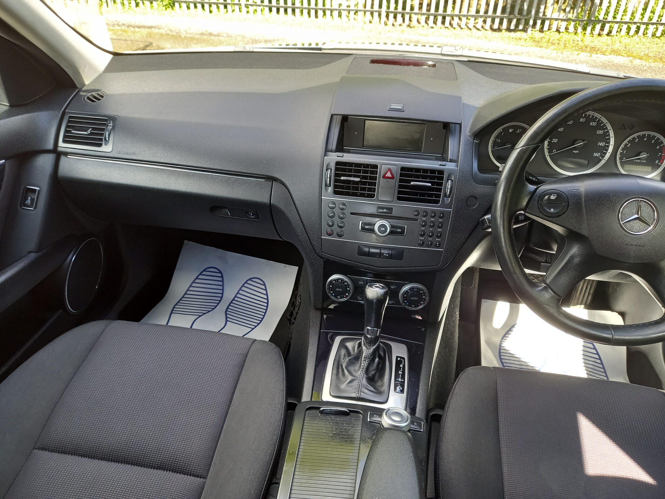 MERCEDES-BENZ C CLASS C180 CGI BlueEFFICIENCY SE 4dr 2010 Automatic 102,000 Miles 3 Months Warranty - Image 14