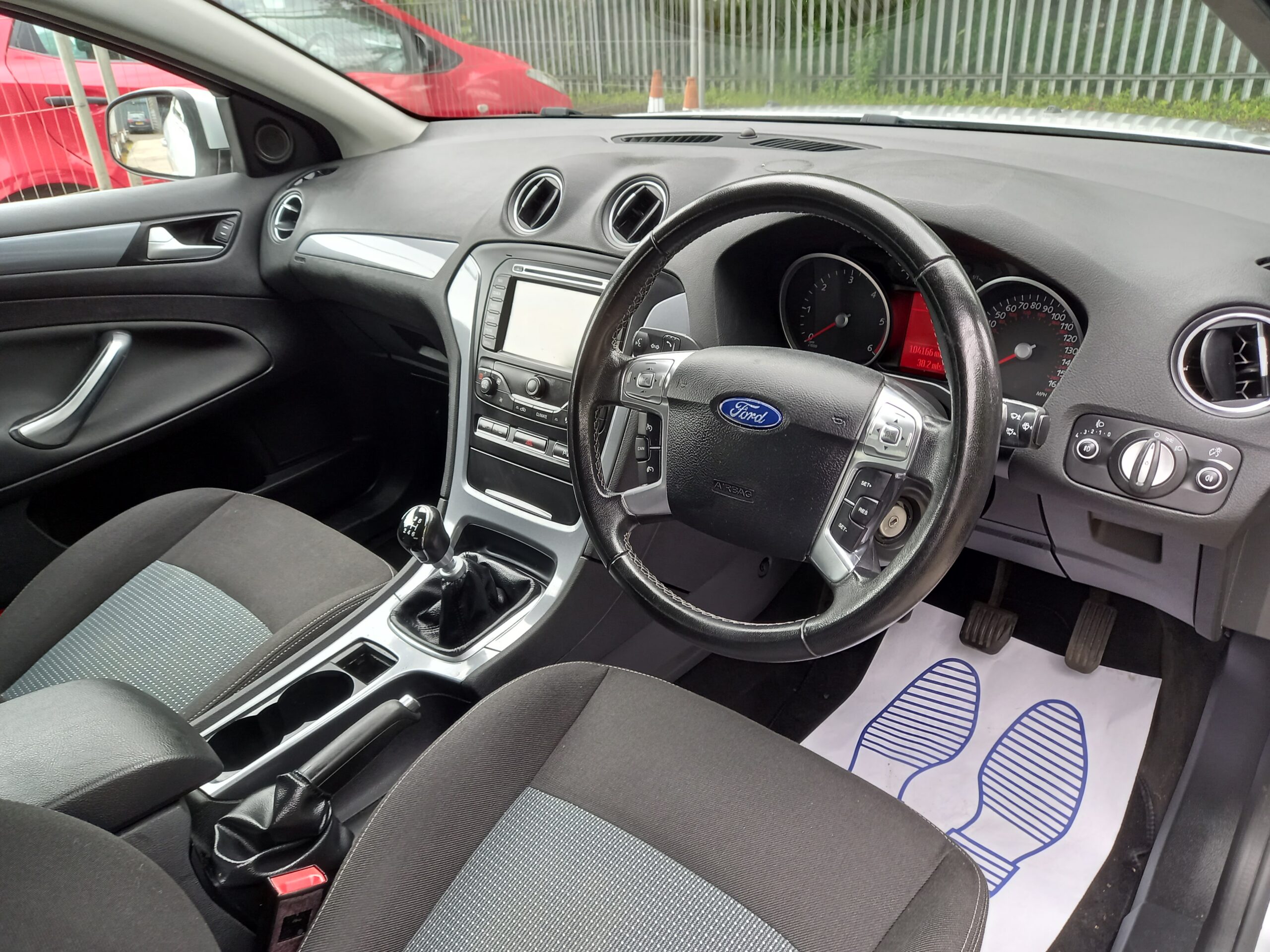 FORD MONDEO 2.0 TDCi 140 Zetec Business Edition 5dr 2013 104,000 Miles Full Service History £35 road tax 3 Months Warranty - Image 11