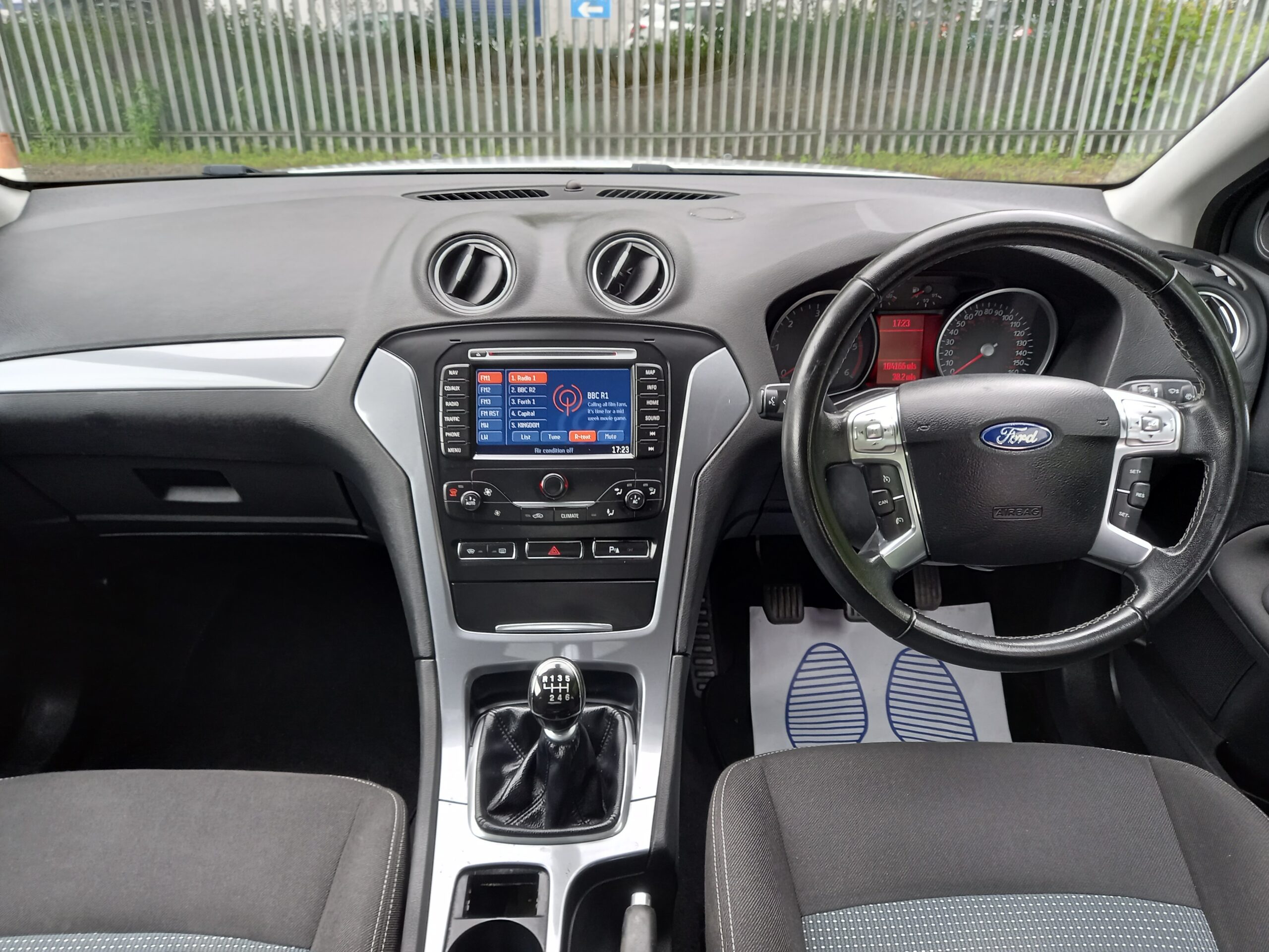 FORD MONDEO 2.0 TDCi 140 Zetec Business Edition 5dr 2013 104,000 Miles Full Service History £35 road tax 3 Months Warranty - Image 14