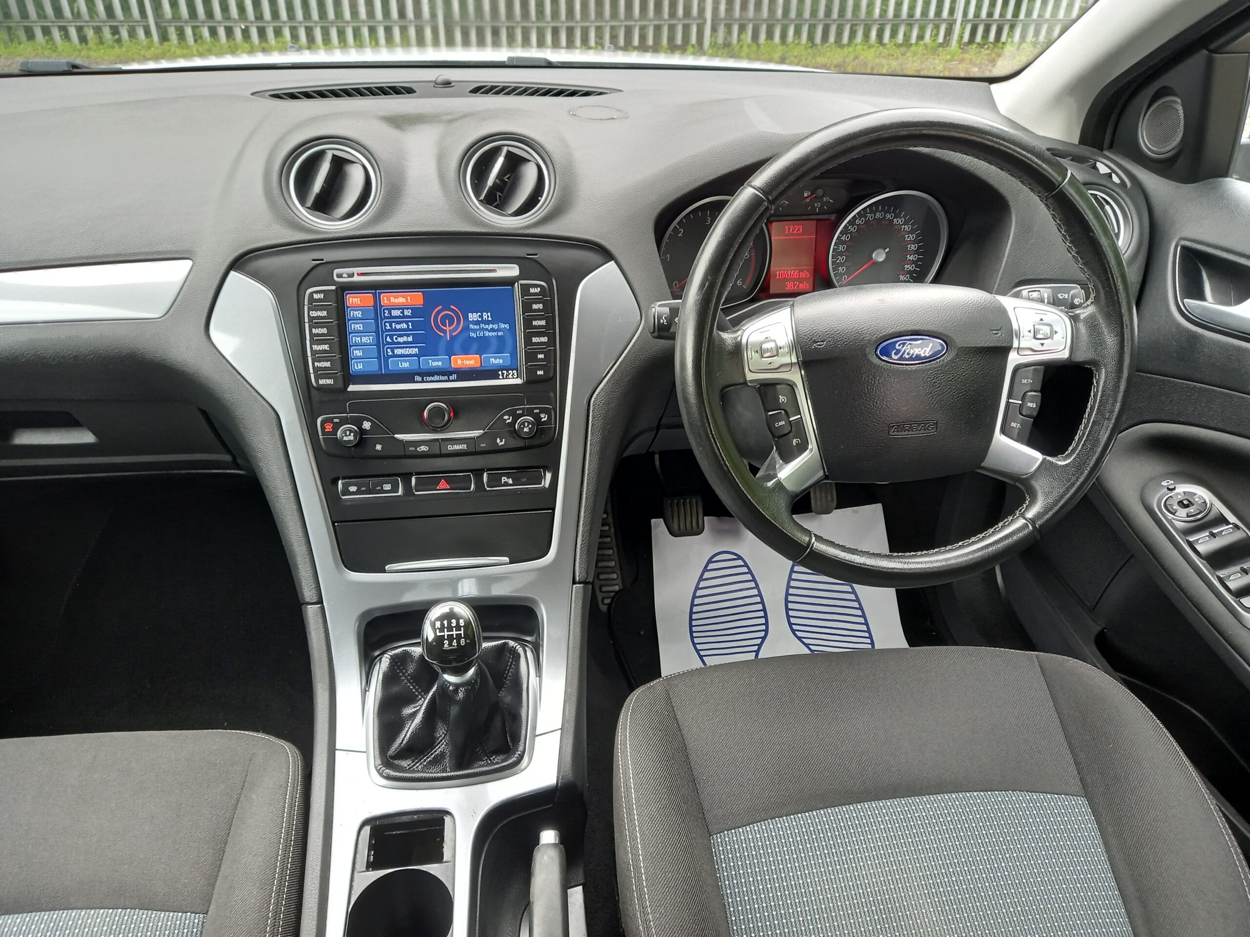 FORD MONDEO 2.0 TDCi 140 Zetec Business Edition 5dr 2013 104,000 Miles Full Service History £35 road tax 3 Months Warranty - Image 16
