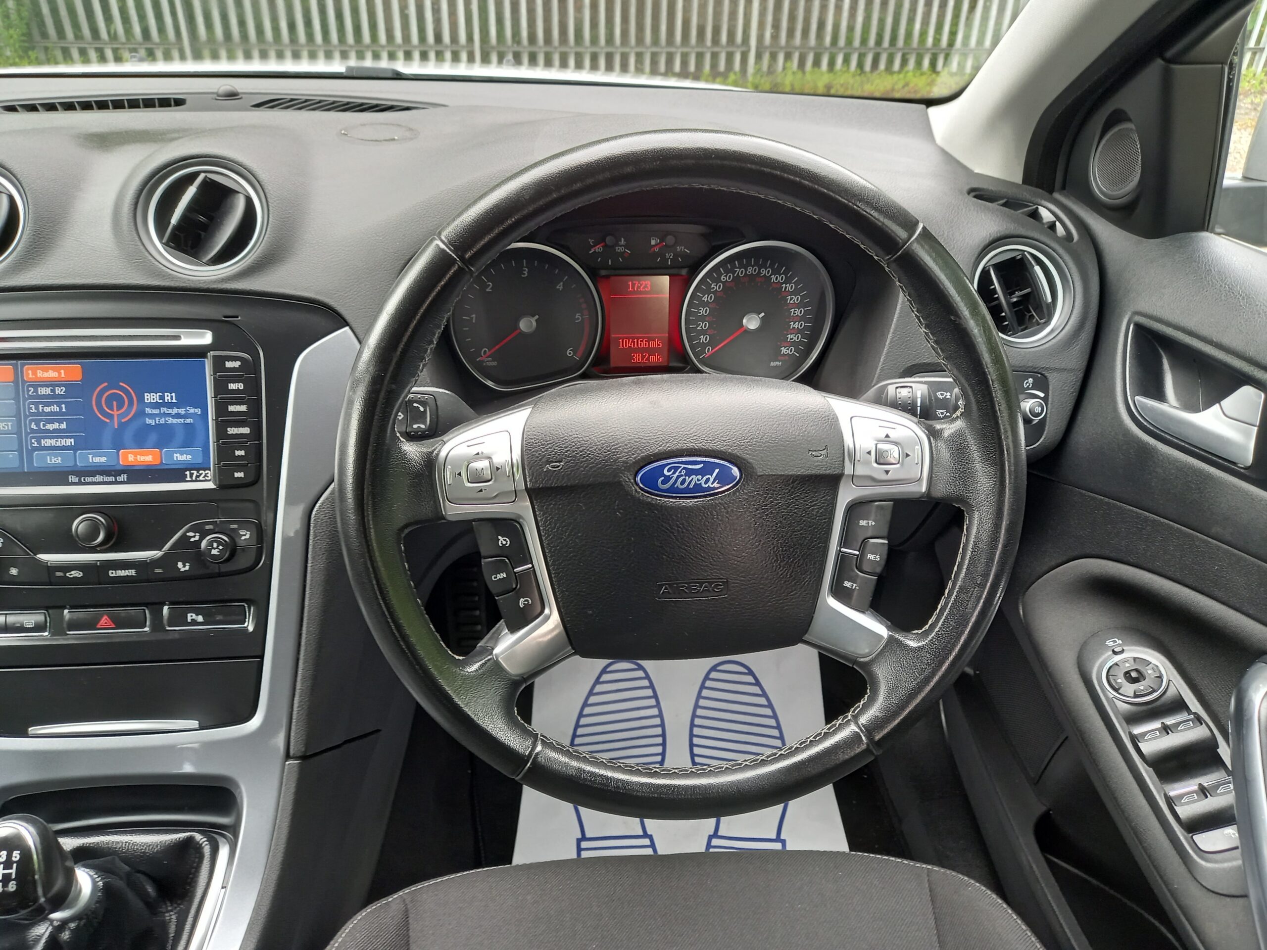 FORD MONDEO 2.0 TDCi 140 Zetec Business Edition 5dr 2013 104,000 Miles Full Service History £35 road tax 3 Months Warranty - Image 17