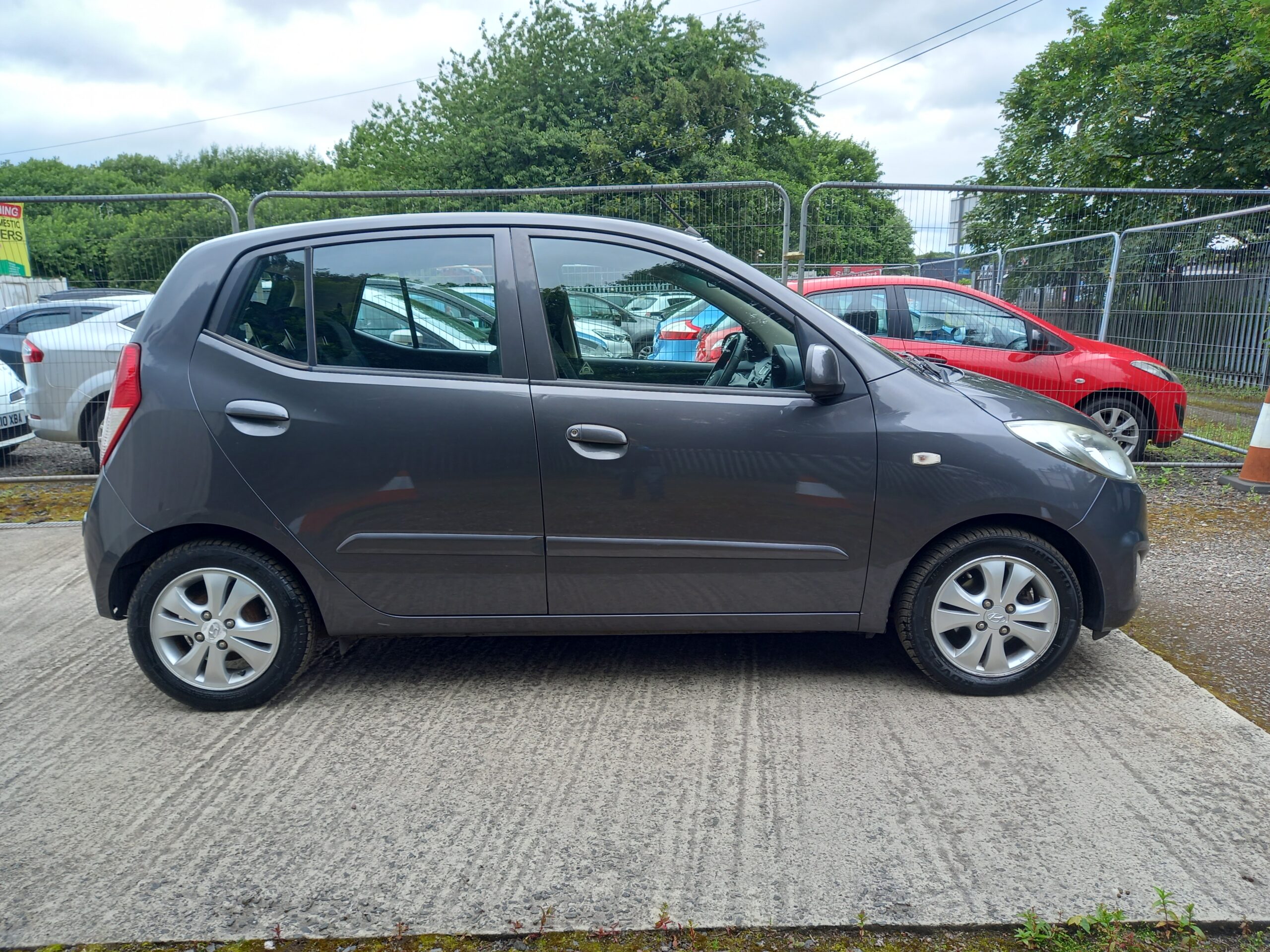 HYUNDAI I10 1.2 Active 5dr 2011 grey 90,000 Miles £20 road tax * Warranty * - Image 12