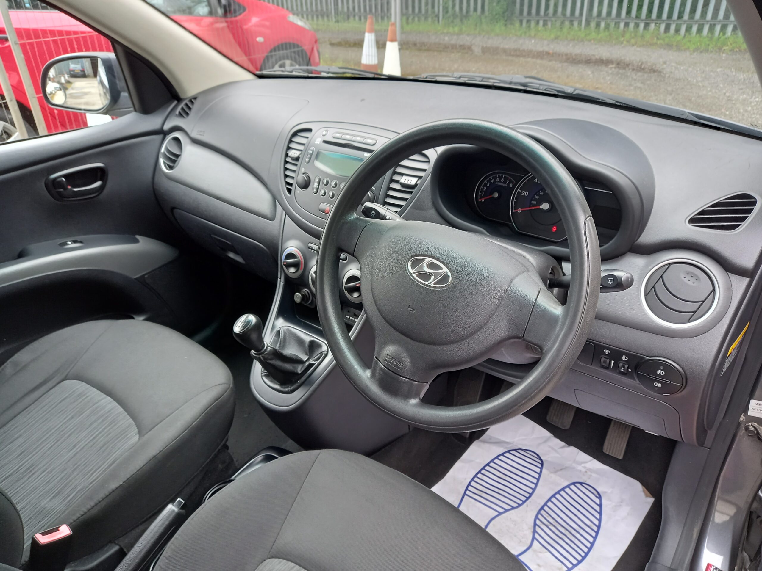 HYUNDAI I10 1.2 Active 5dr 2011 grey 90,000 Miles £20 road tax * Warranty * - Image 32