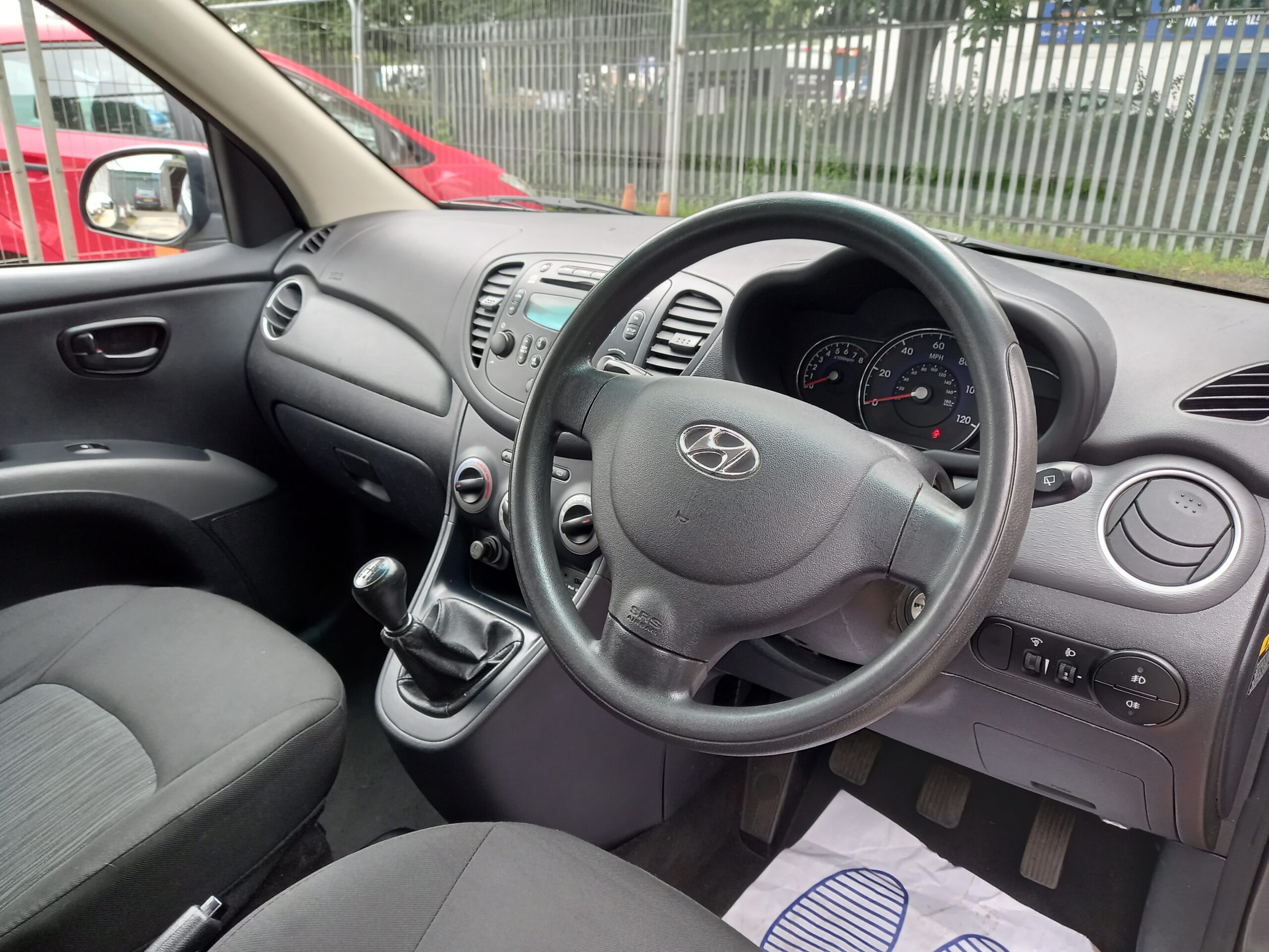 HYUNDAI I10 1.2 Active 5dr 2011 grey 90,000 Miles £20 road tax * Warranty * - Image 18