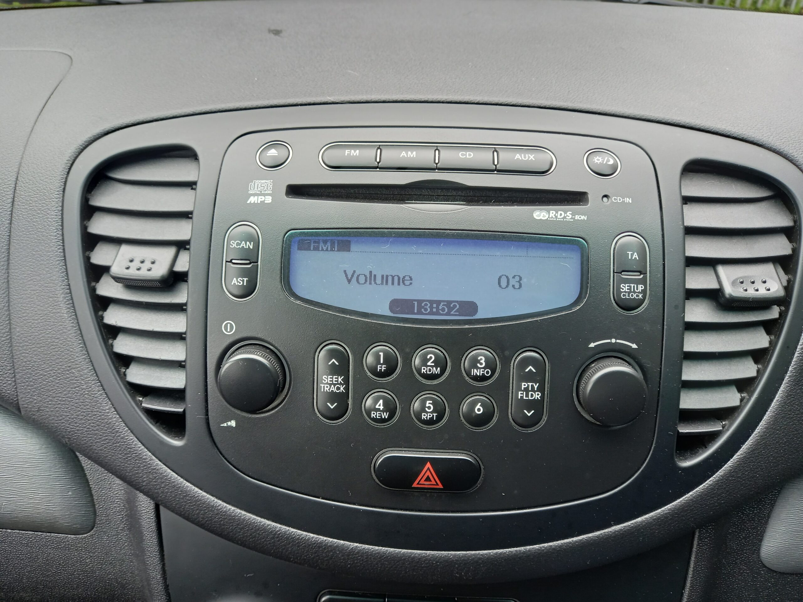 HYUNDAI I10 1.2 Active 5dr 2011 grey 90,000 Miles £20 road tax * Warranty * - Image 27