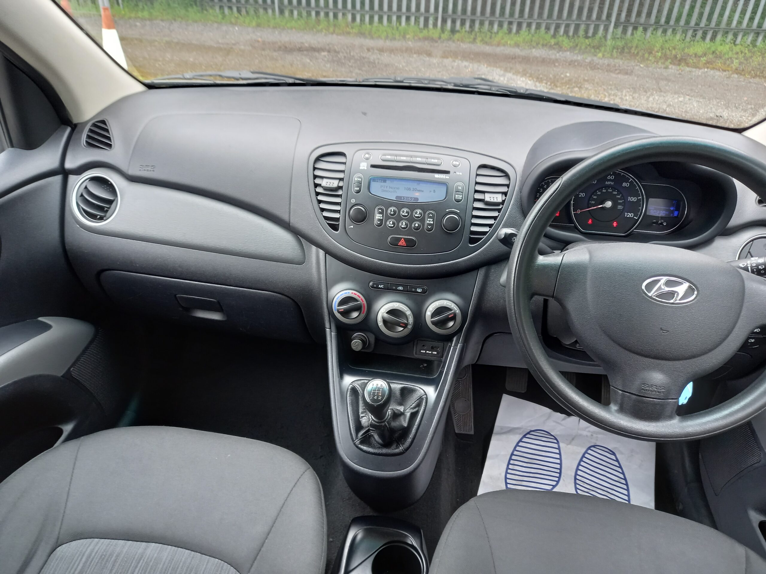 HYUNDAI I10 1.2 Active 5dr 2011 grey 90,000 Miles £20 road tax * Warranty * - Image 15