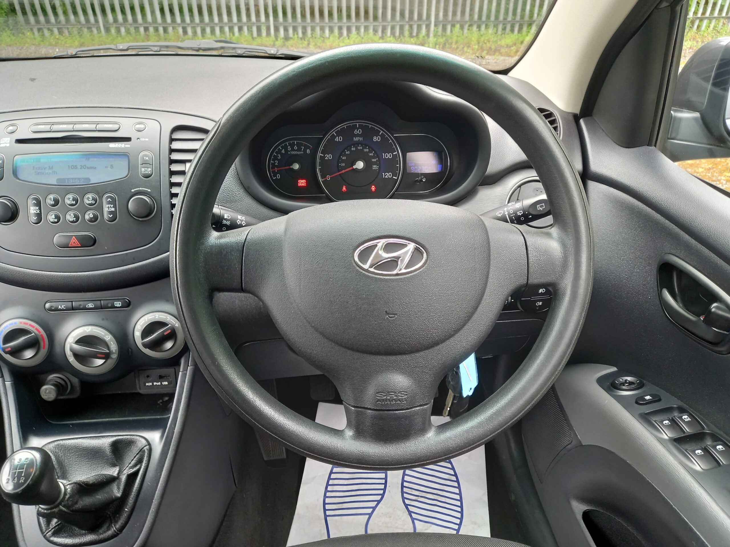 HYUNDAI I10 1.2 Active 5dr 2011 grey 90,000 Miles £20 road tax * Warranty * - Image 17