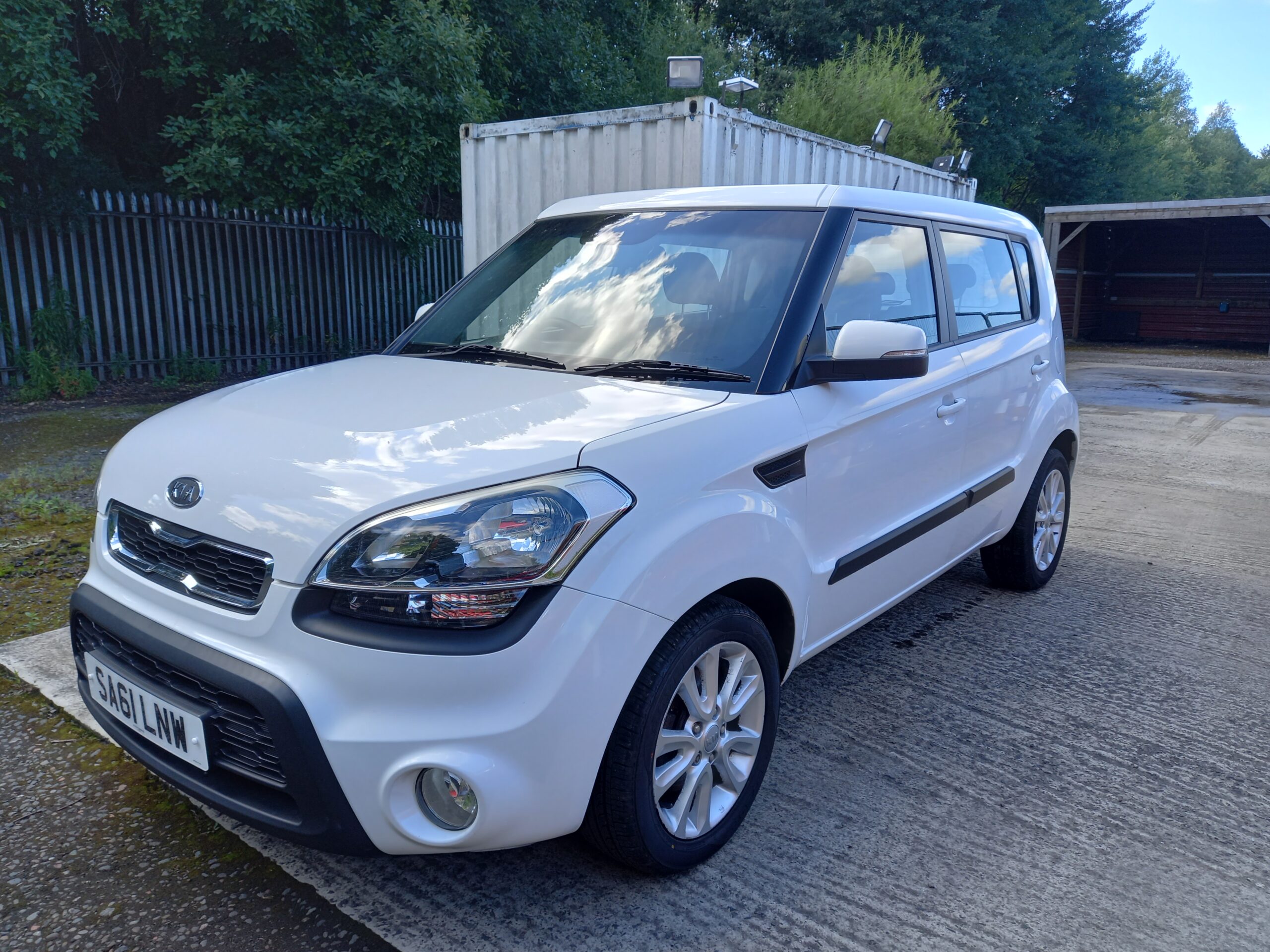 KIA SOUL 1.6 CRDi 2 5dr Automatic 2011 92,000 miles Full Service History 3 Months Warranty