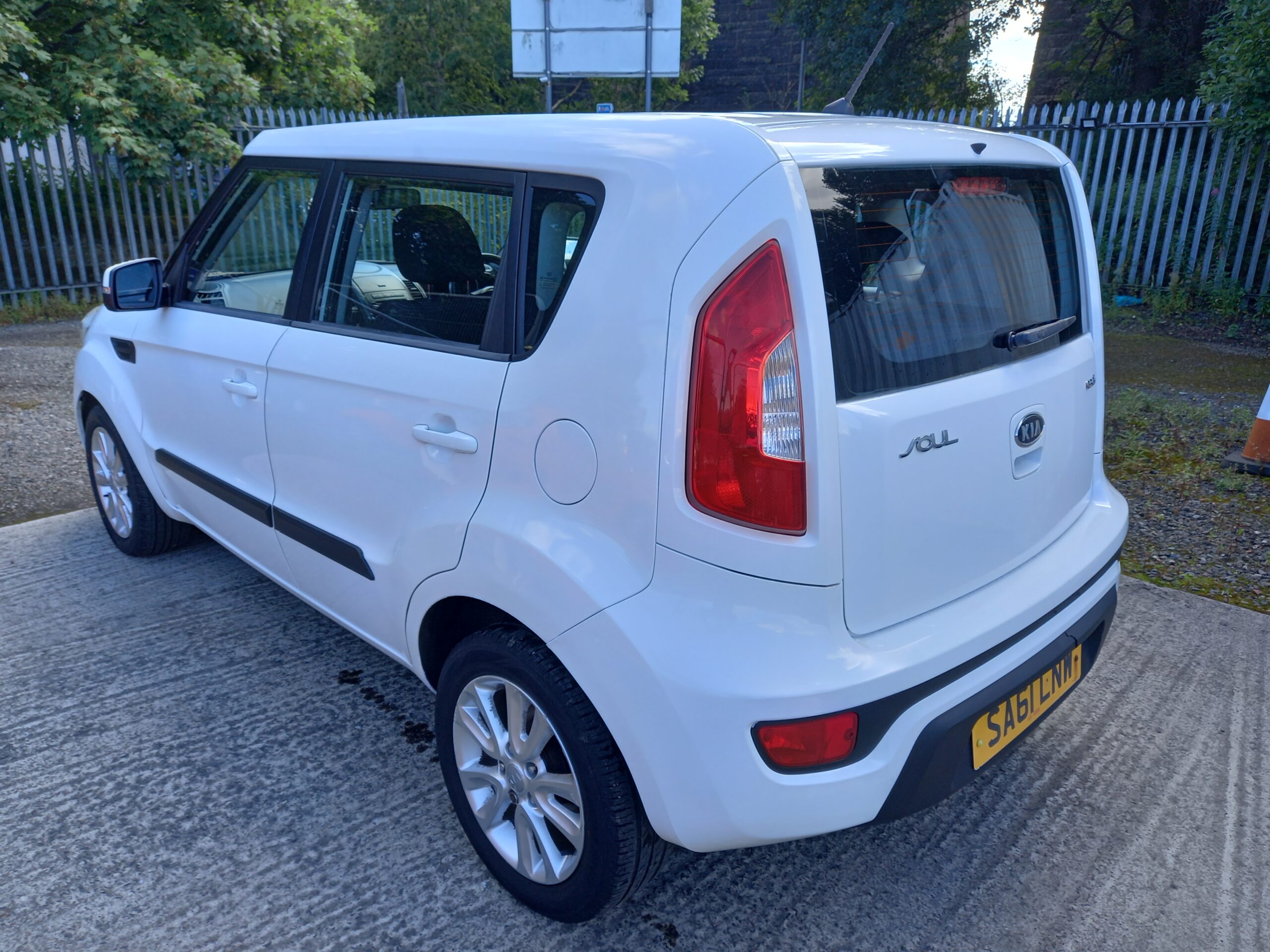KIA SOUL 1.6 CRDi 2 5dr Automatic 2011 92,000 miles Full Service History 3 Months Warranty - Image 12