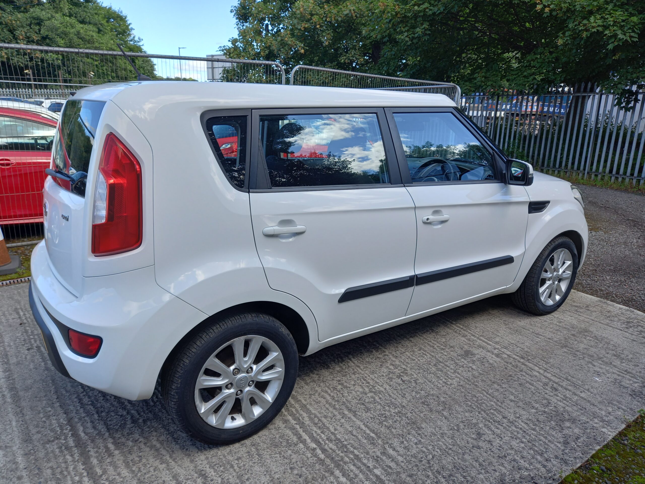 KIA SOUL 1.6 CRDi 2 5dr Automatic 2011 92,000 miles Full Service History 3 Months Warranty - Image 5